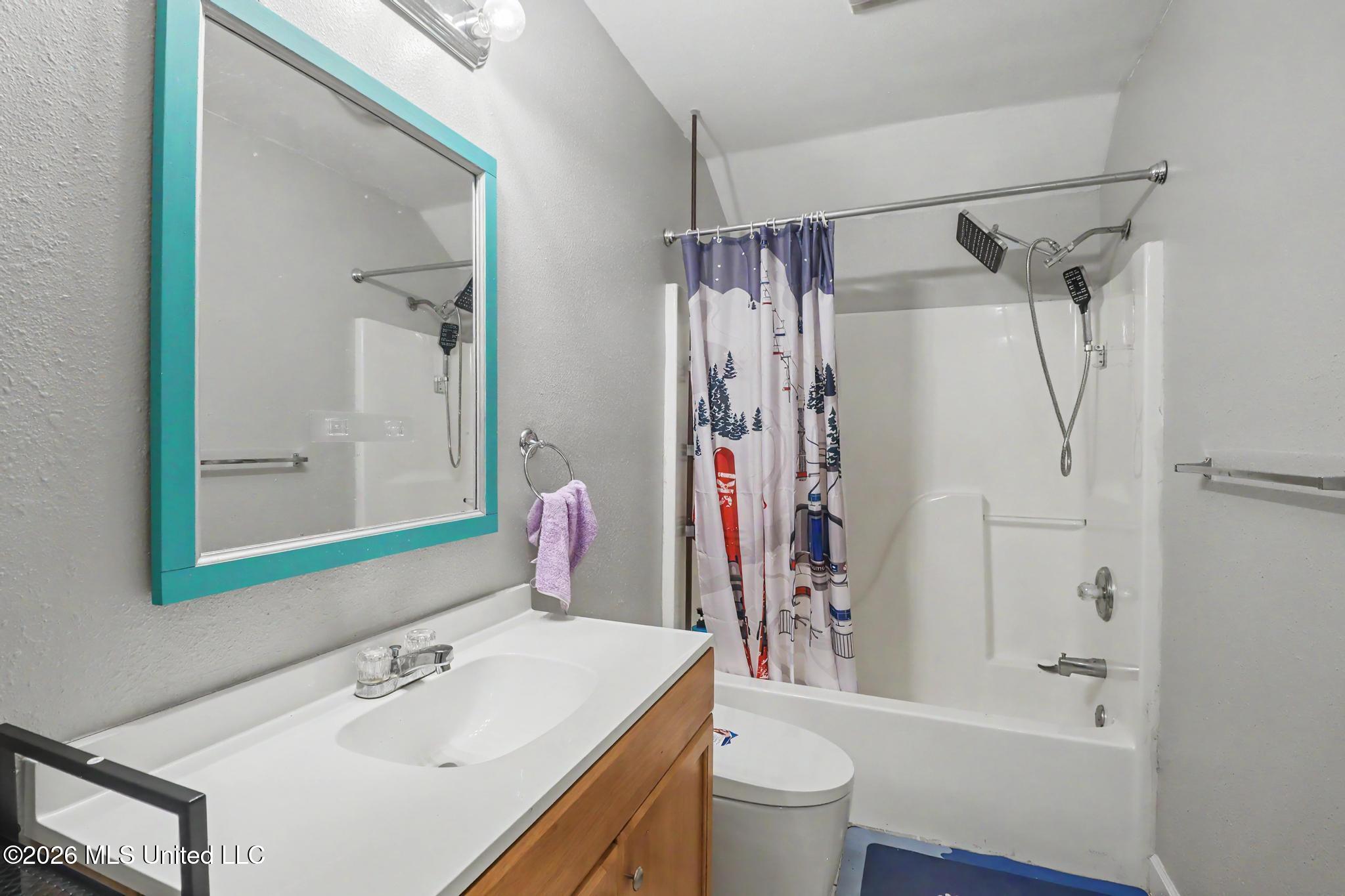 492 Royal Oak Drive Property Photo 11