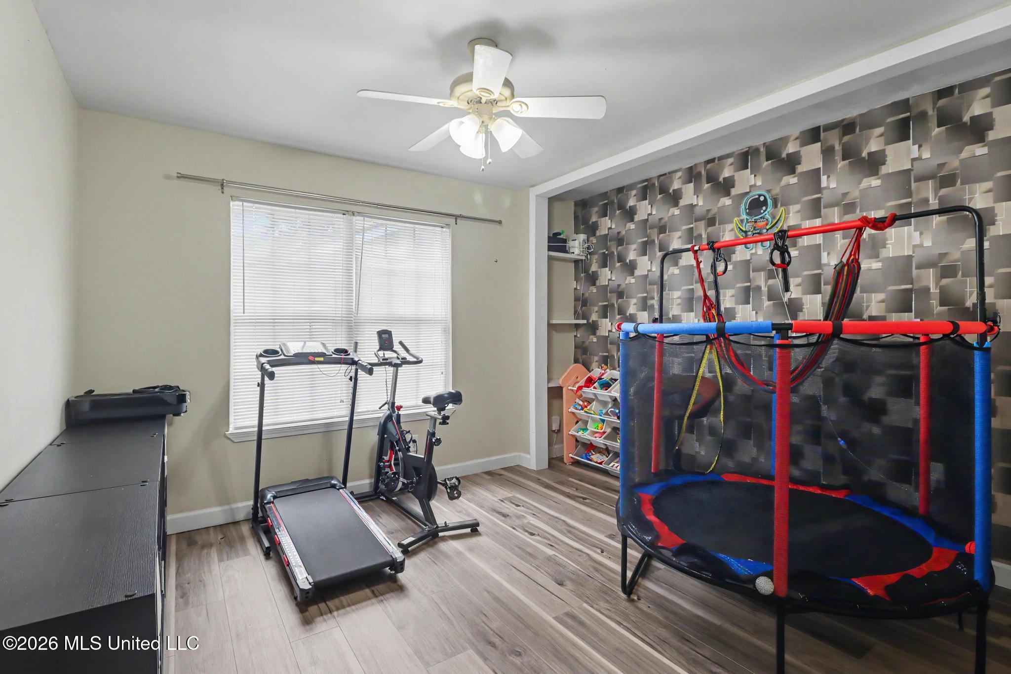 492 Royal Oak Drive Property Photo 12