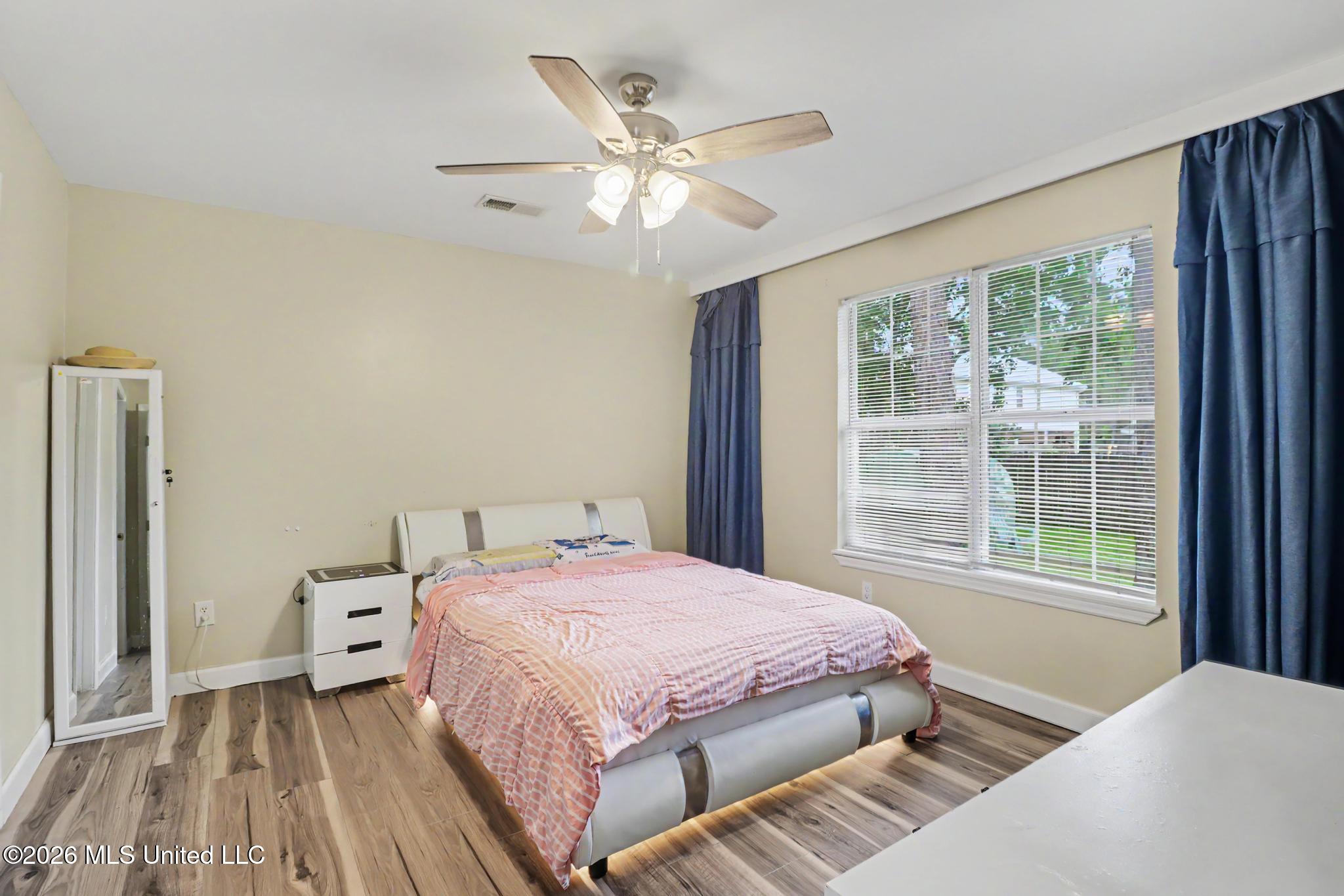 492 Royal Oak Drive Property Photo 16