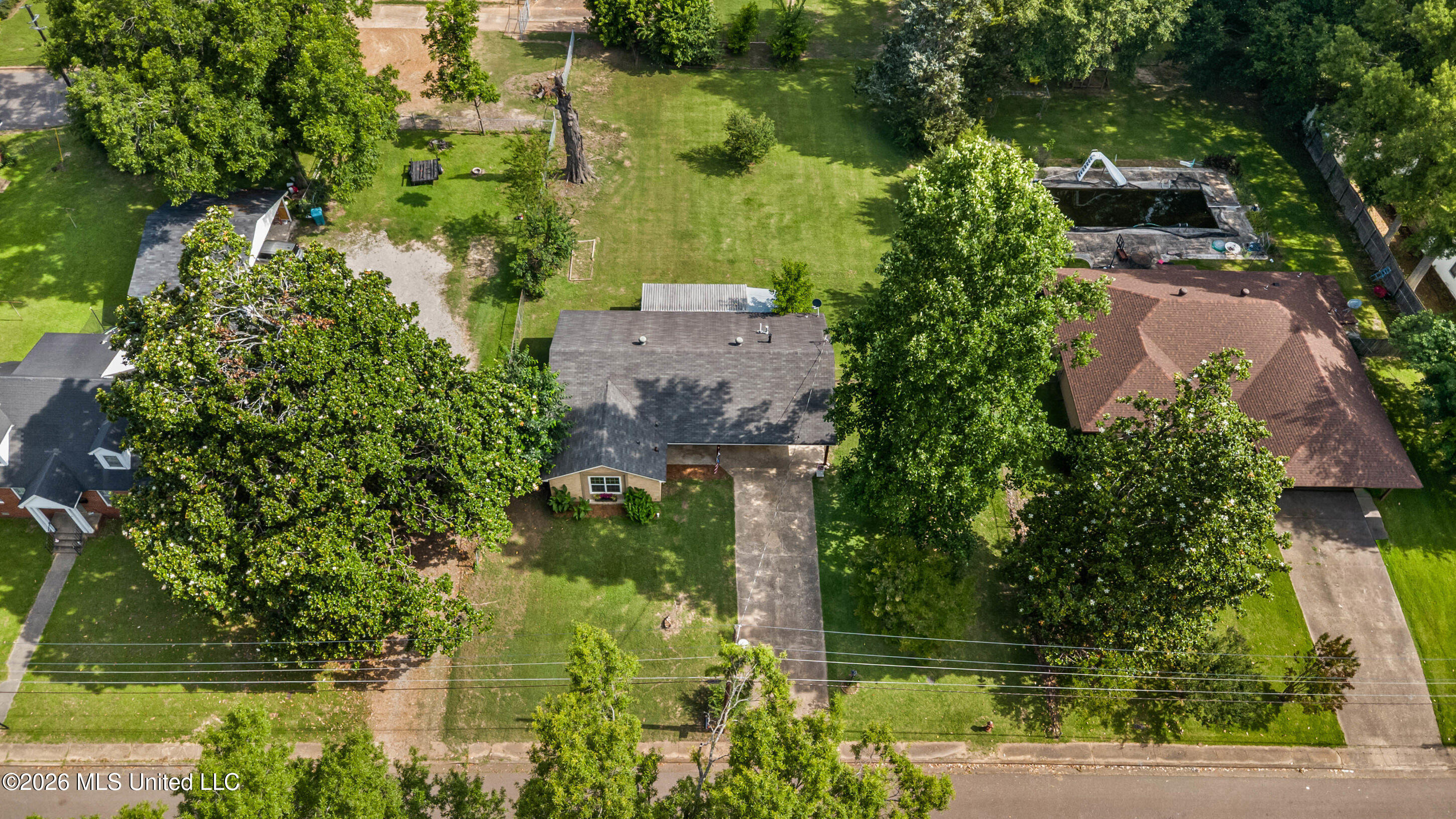 108 E Mclaurin Street Property Photo 23