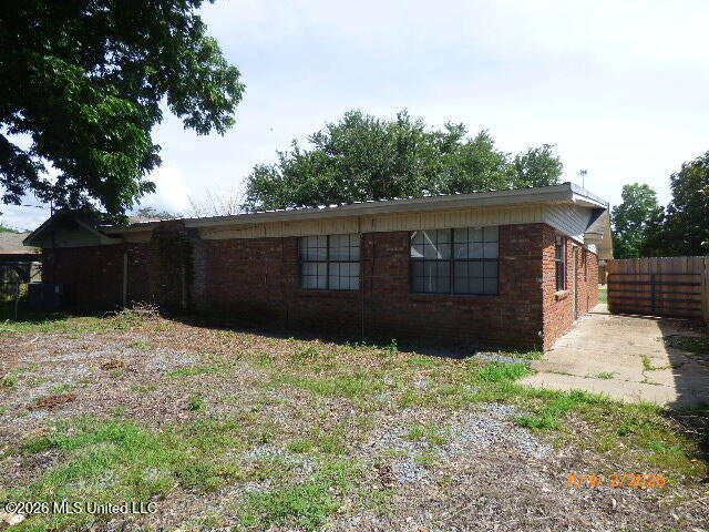 166 Lee Avenue Property Photo 2