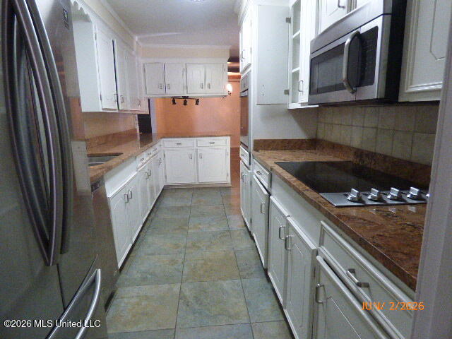 166 Lee Avenue Property Photo 4