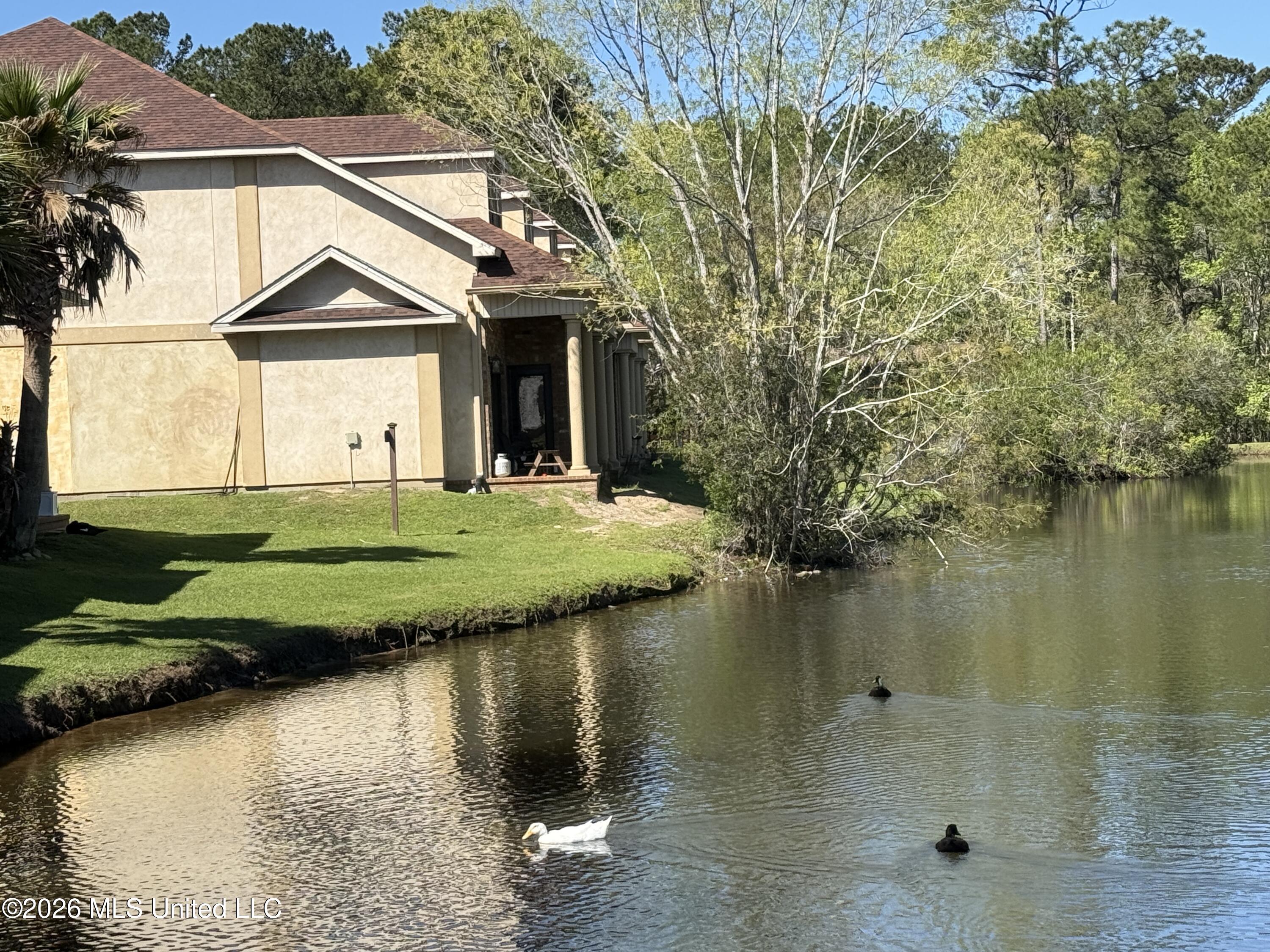 312 Capri Place Property Photo 6