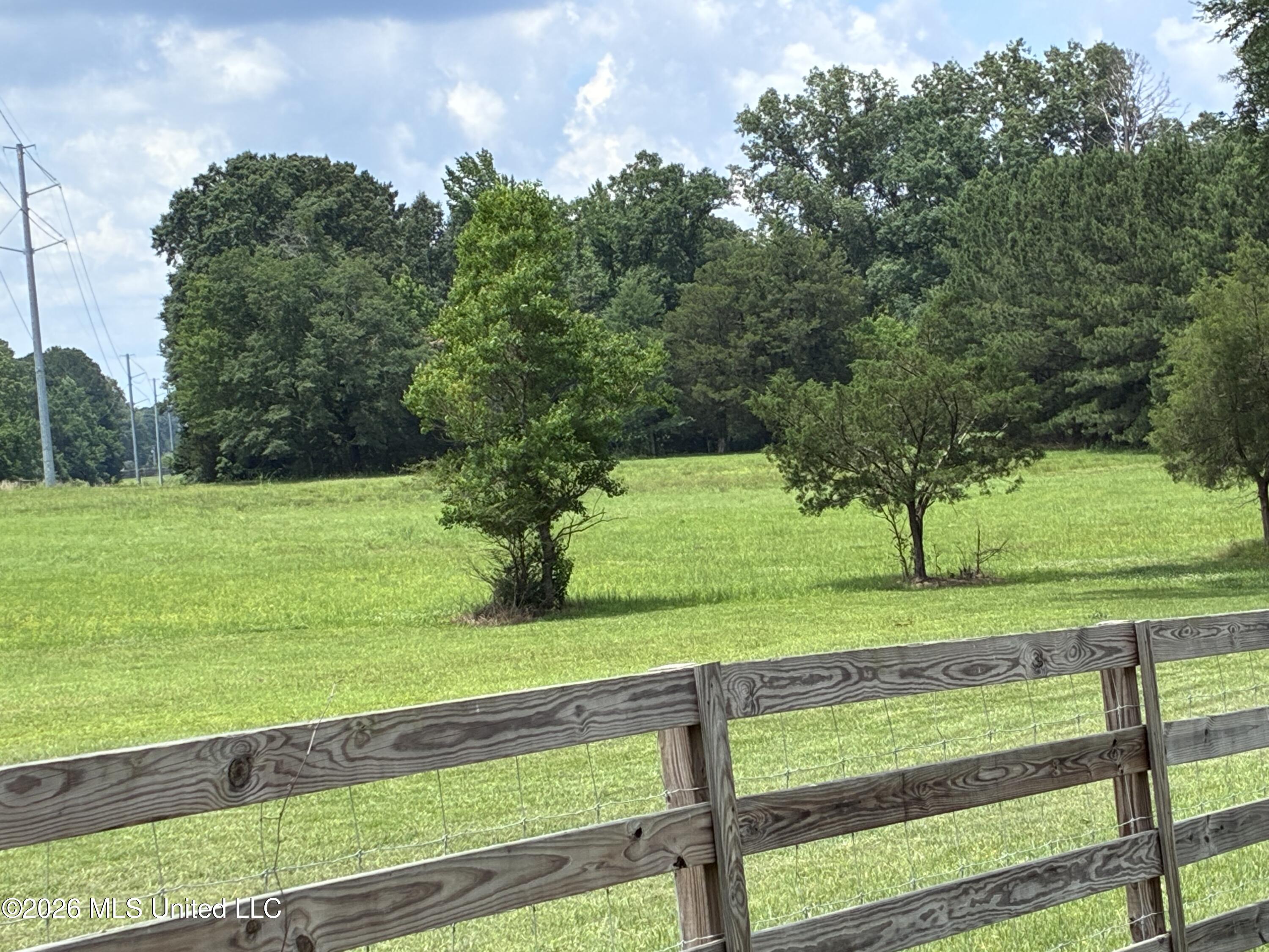 5988 Henderson Road Property Photo 4