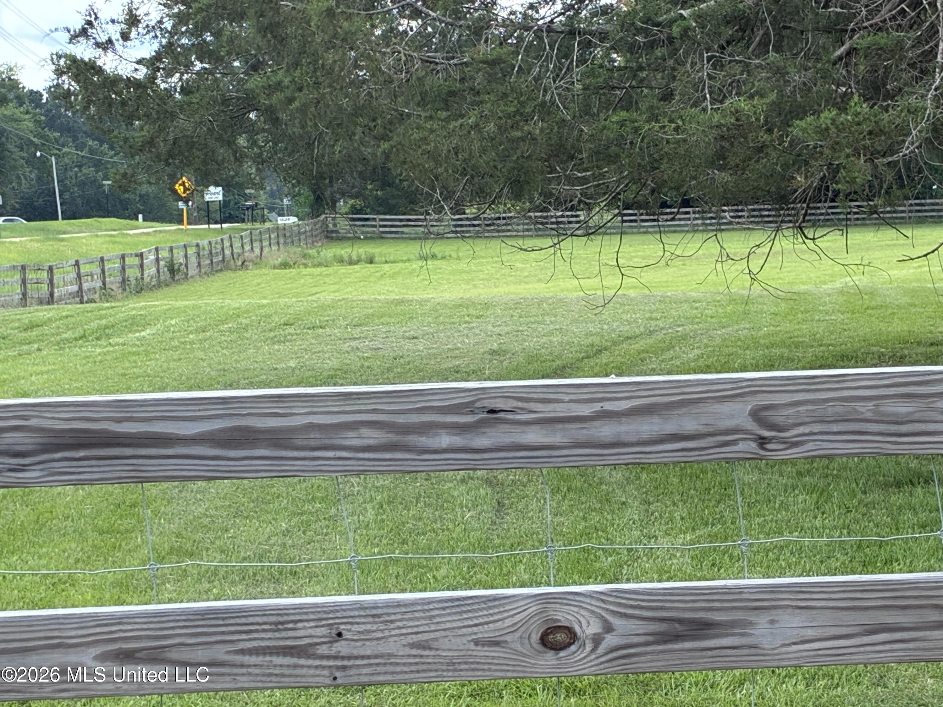 5988 Henderson Road Property Photo 10