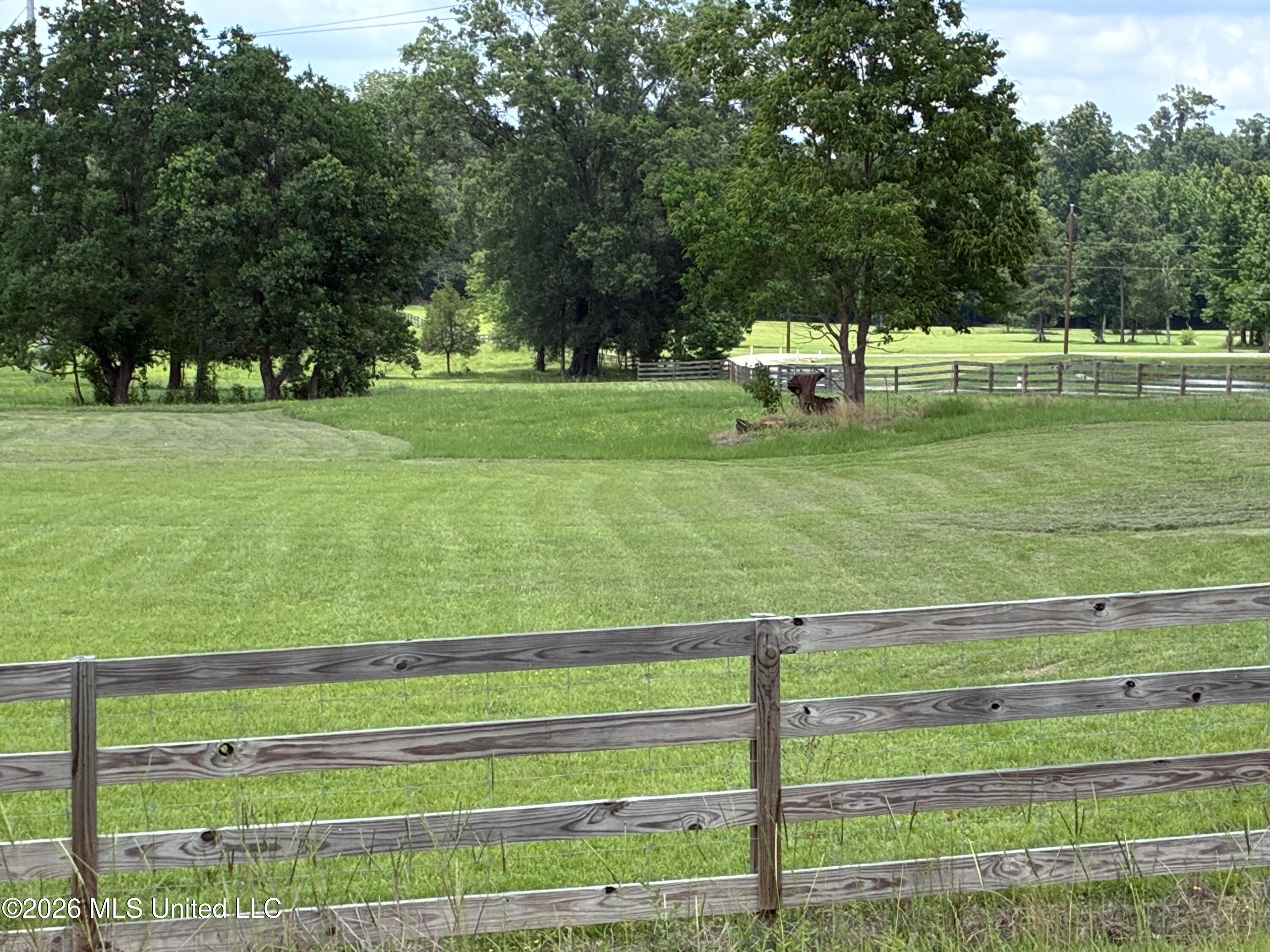 5988 Henderson Road Property Photo 13