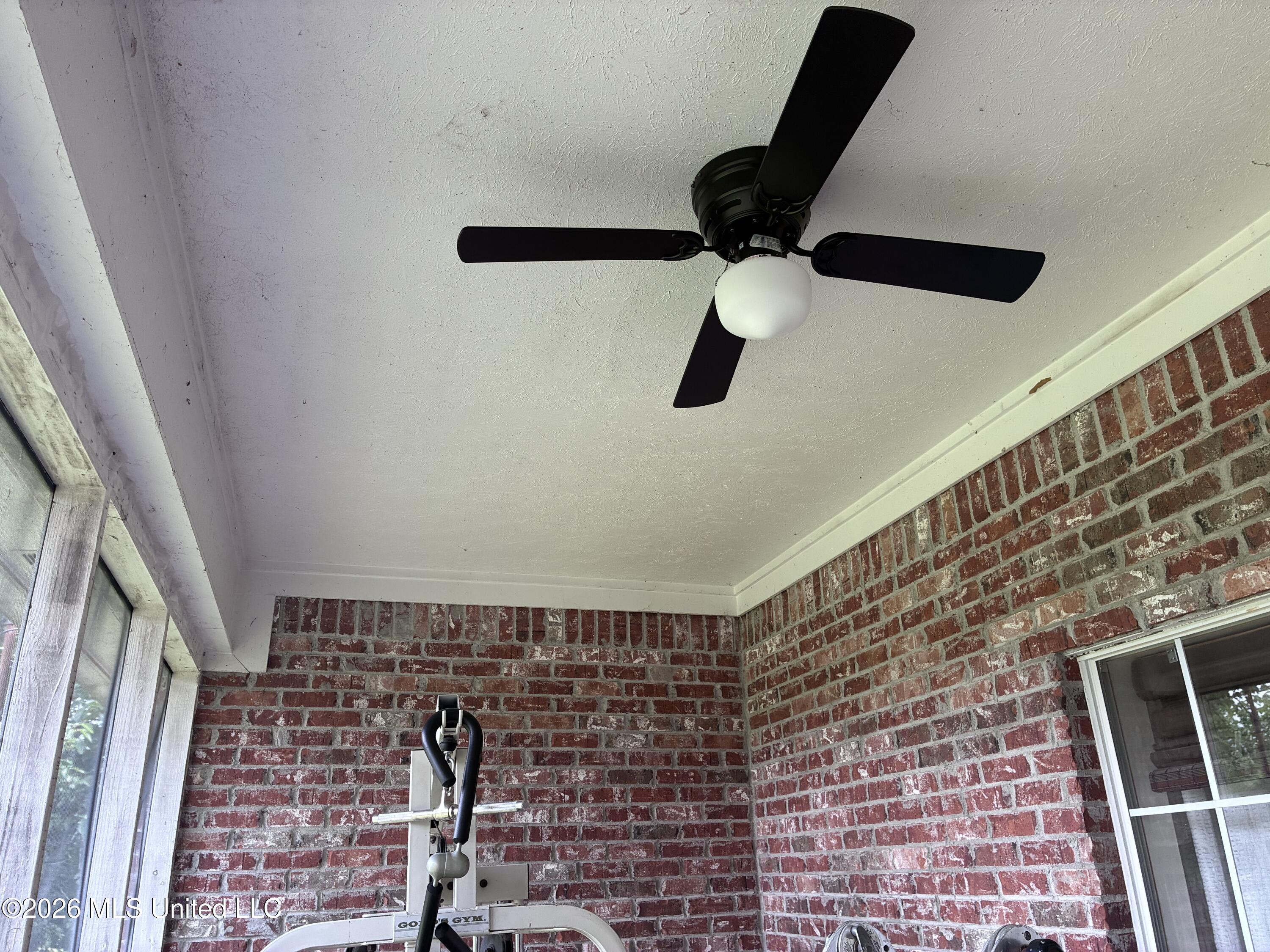 5988 Henderson Road Property Photo 15