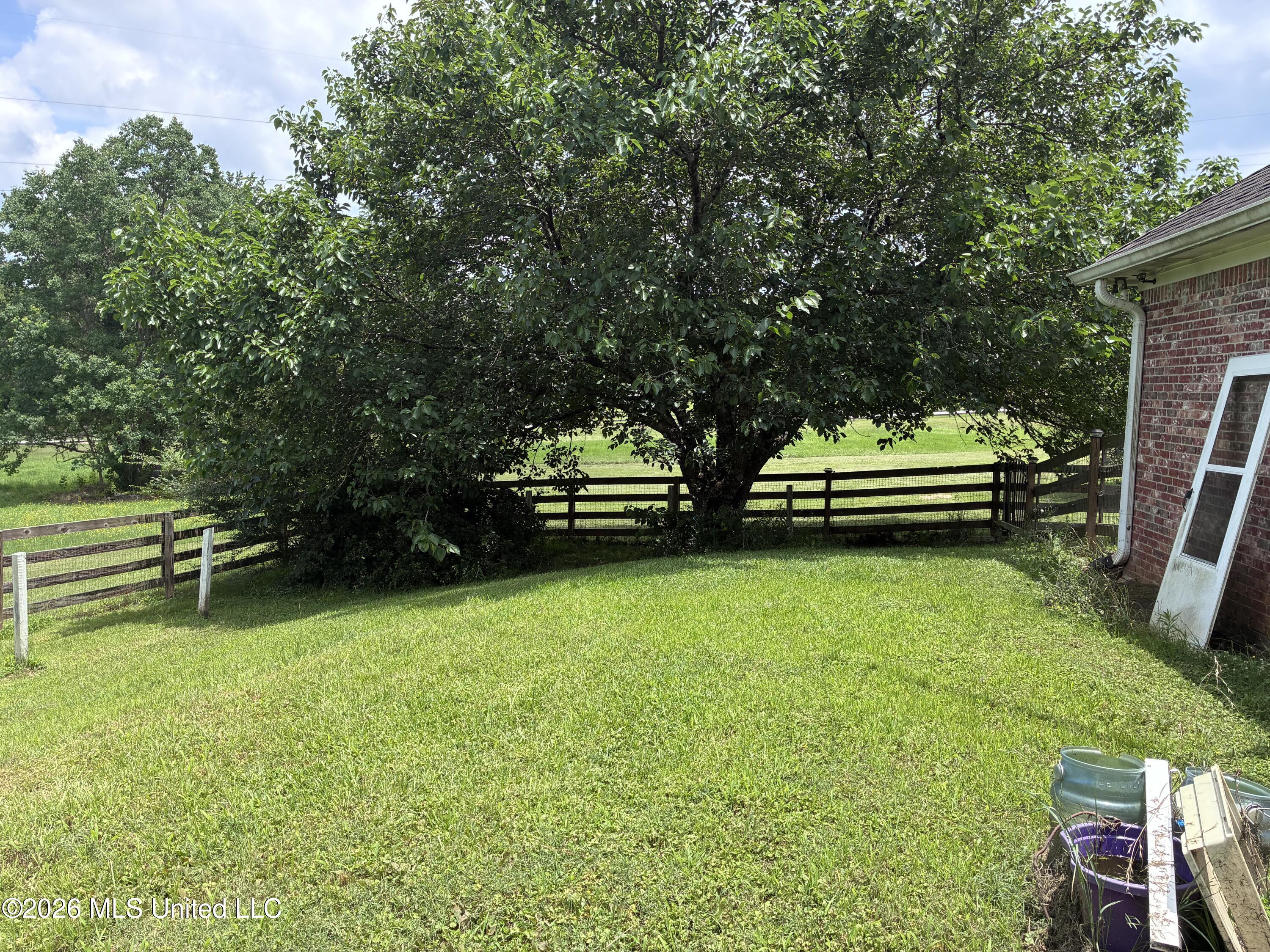 5988 Henderson Road Property Photo 18
