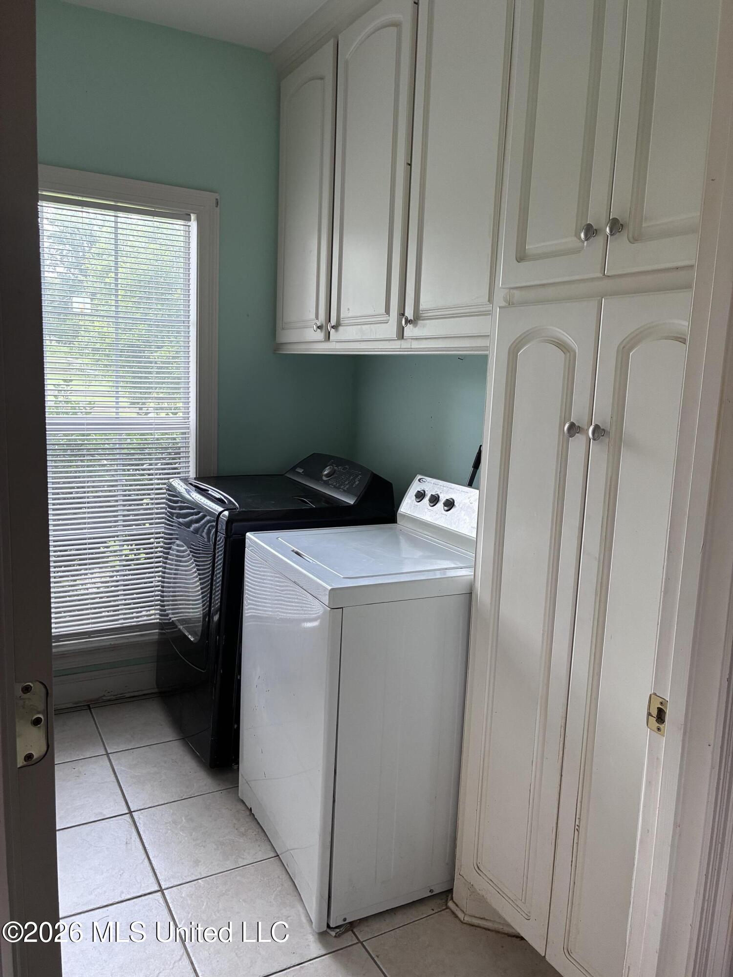 5988 Henderson Road Property Photo 32