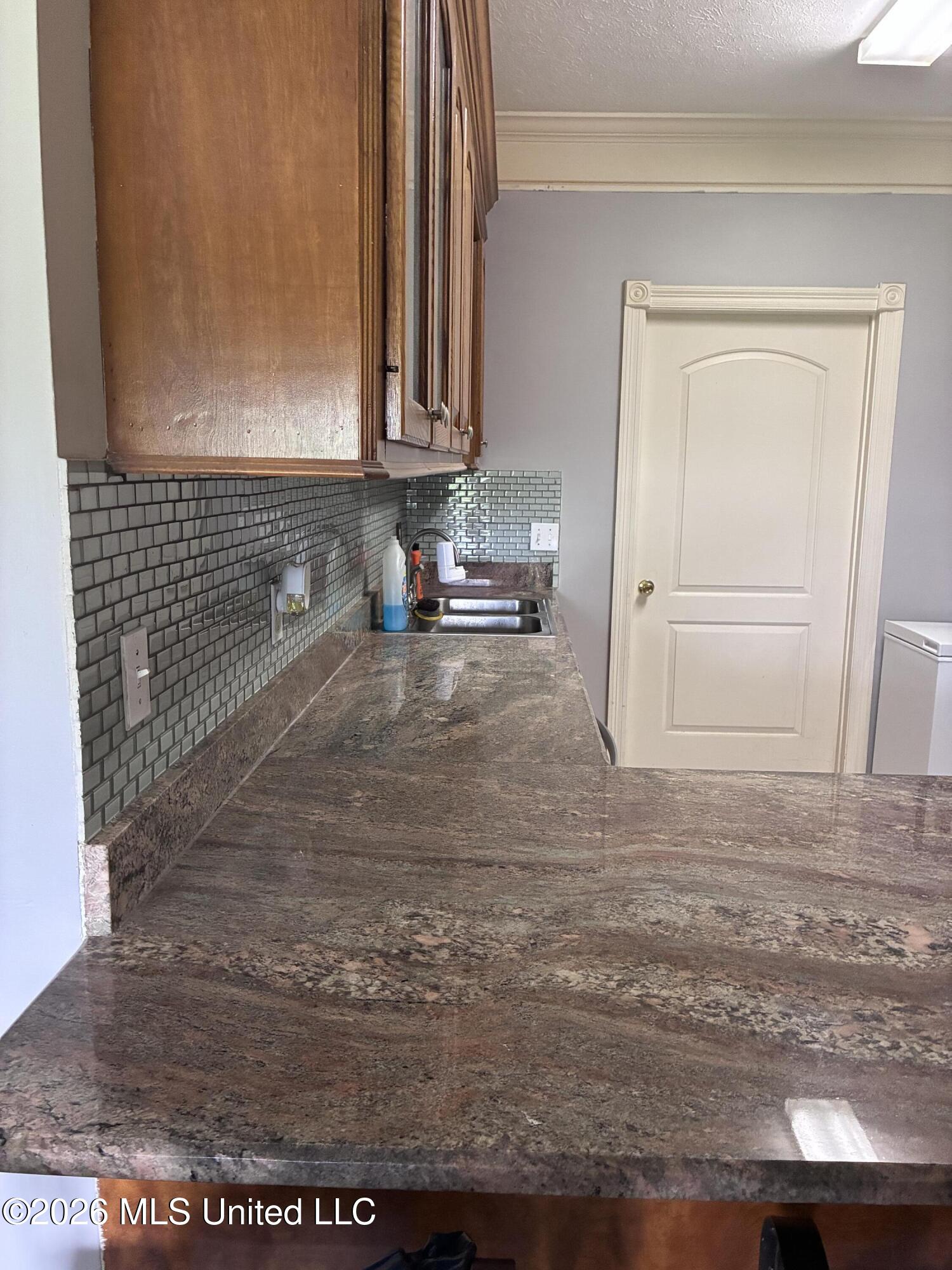 5988 Henderson Road Property Photo 46
