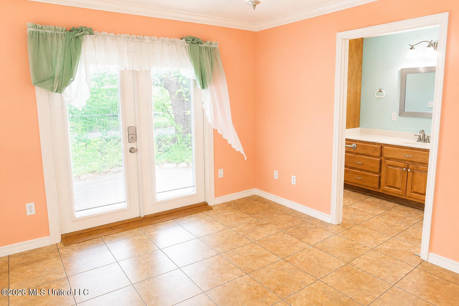 11275 Bay Drive Property Photo 8