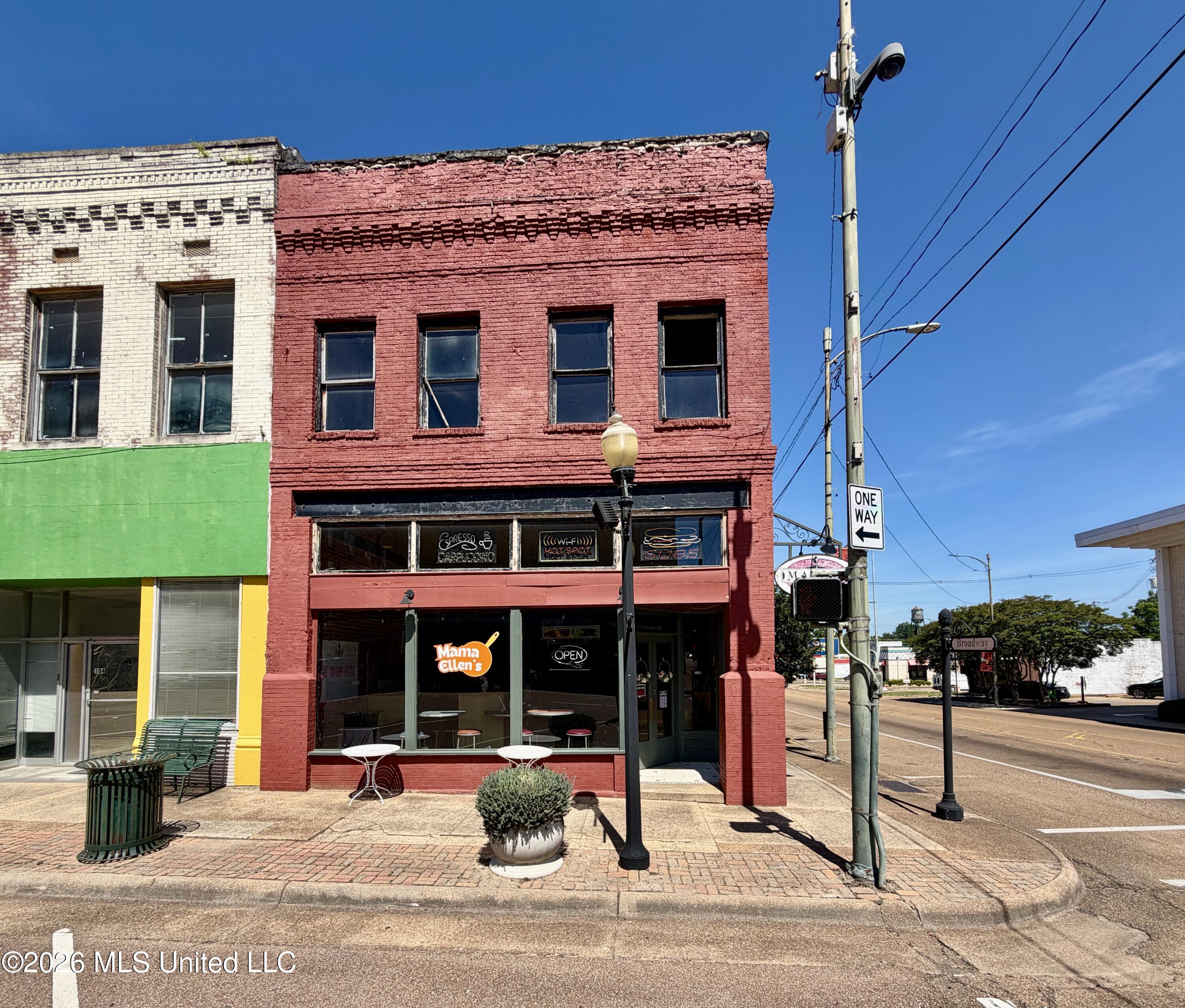 100 S Main Street Property Photo 2