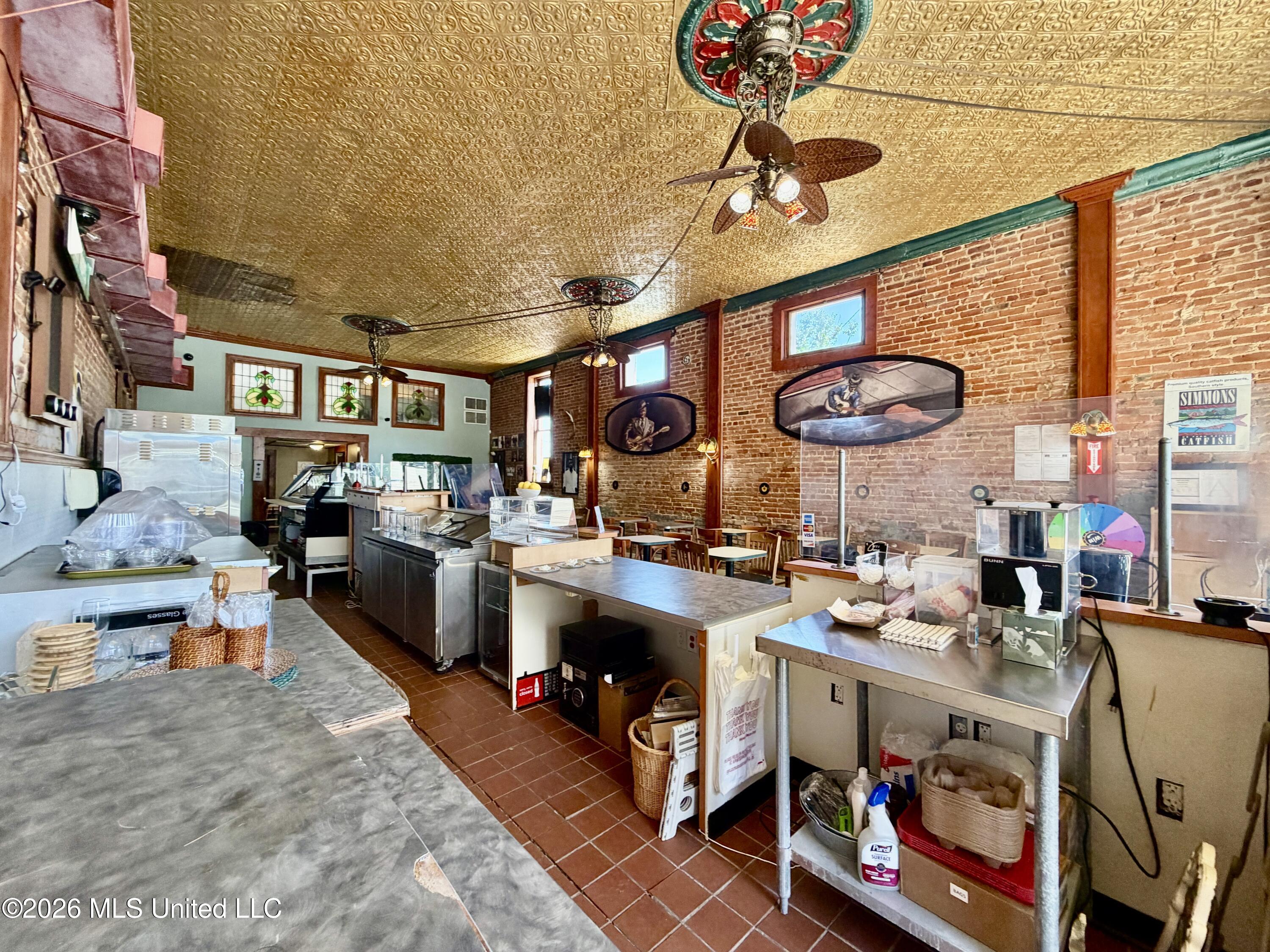 100 S Main Street Property Photo 20