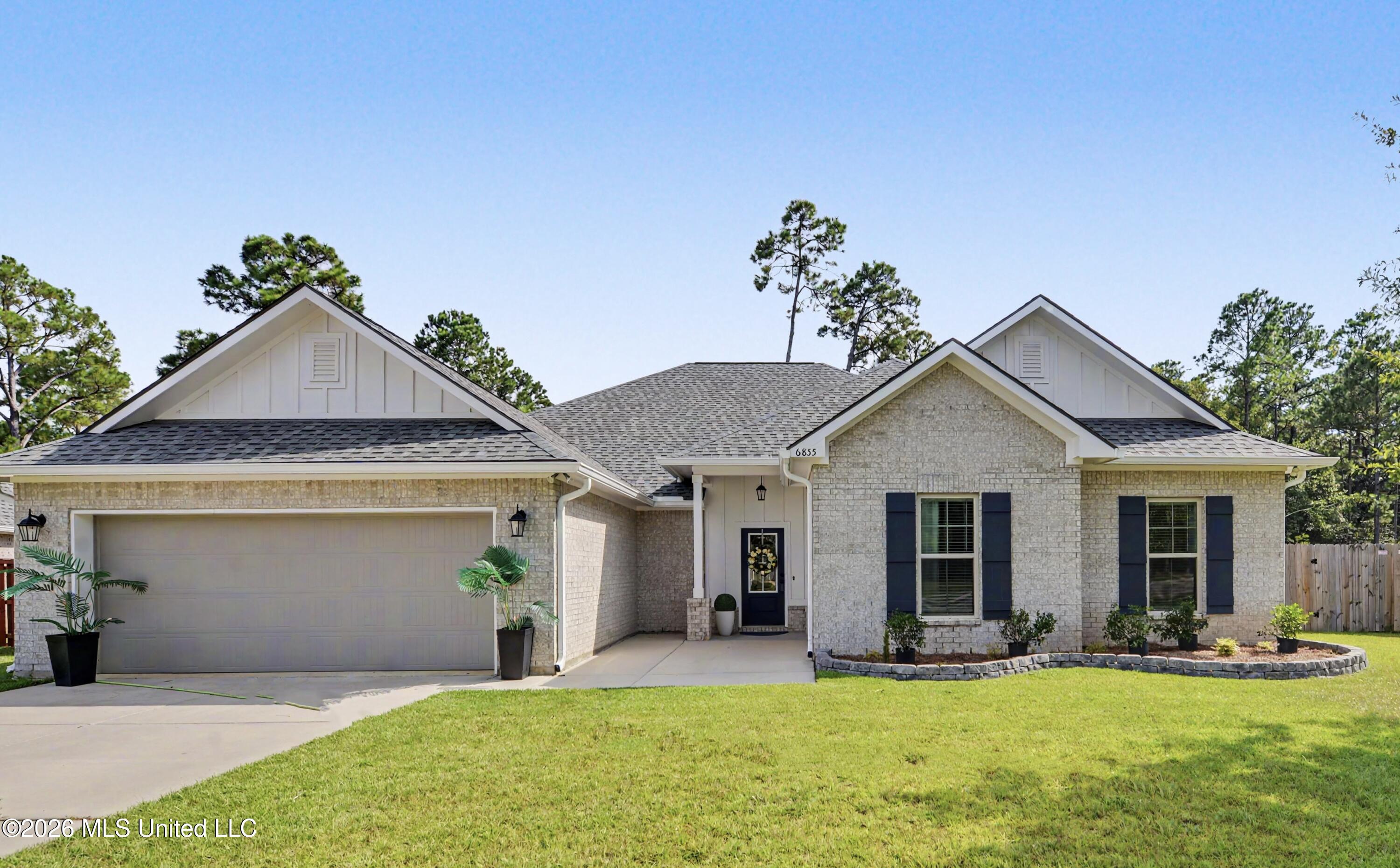 6855 Rolling Green Drive Property Photo 1