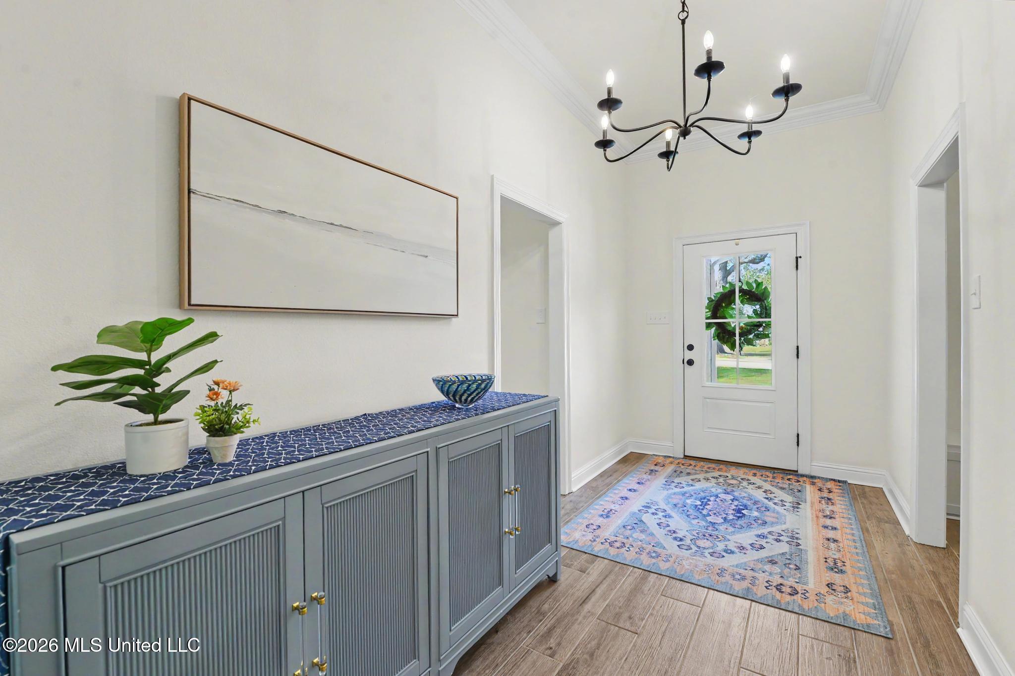 6855 Rolling Green Drive Property Photo 3