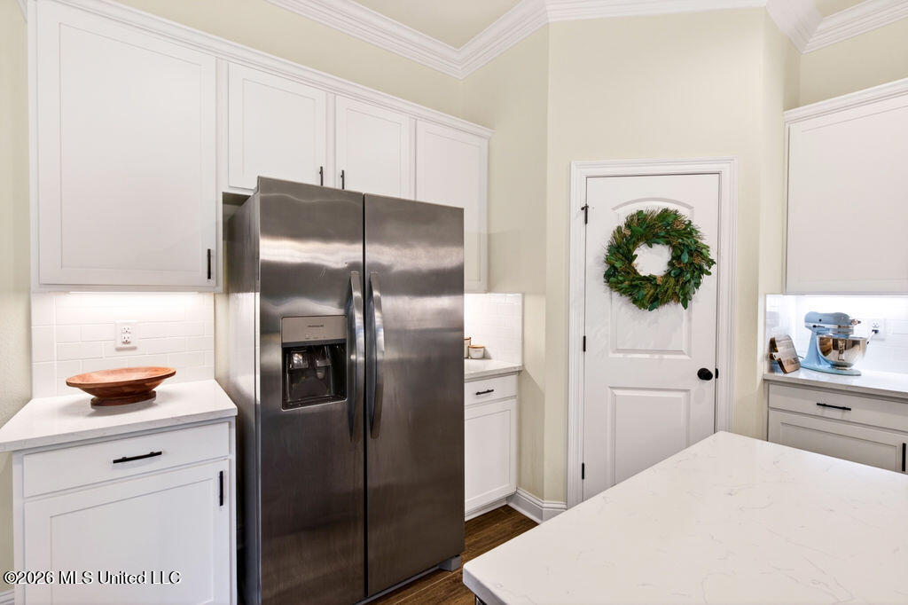 6855 Rolling Green Drive Property Photo 16