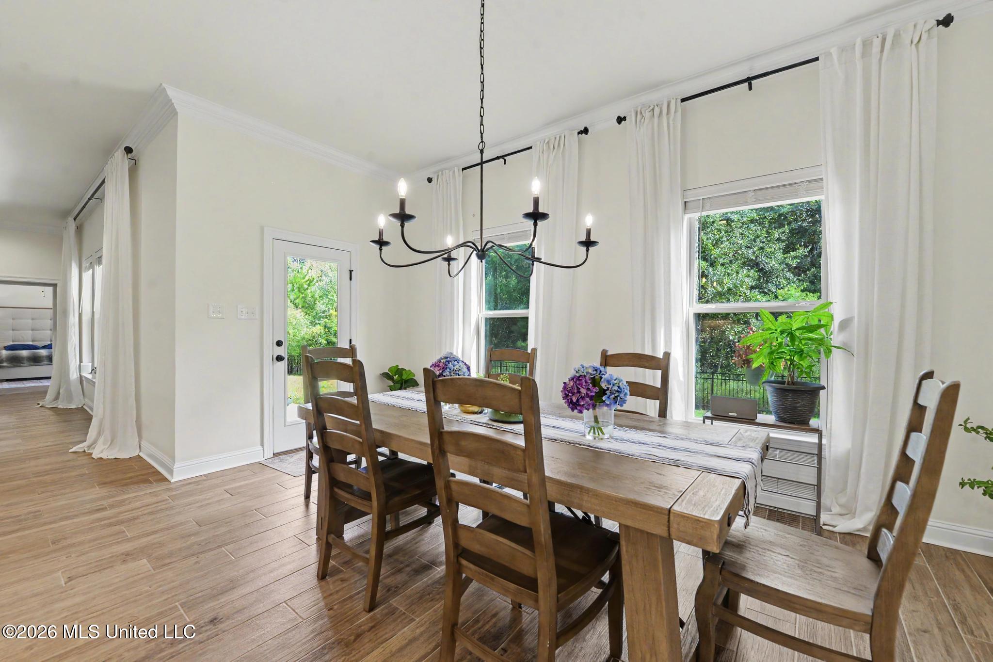 6855 Rolling Green Drive Property Photo 18