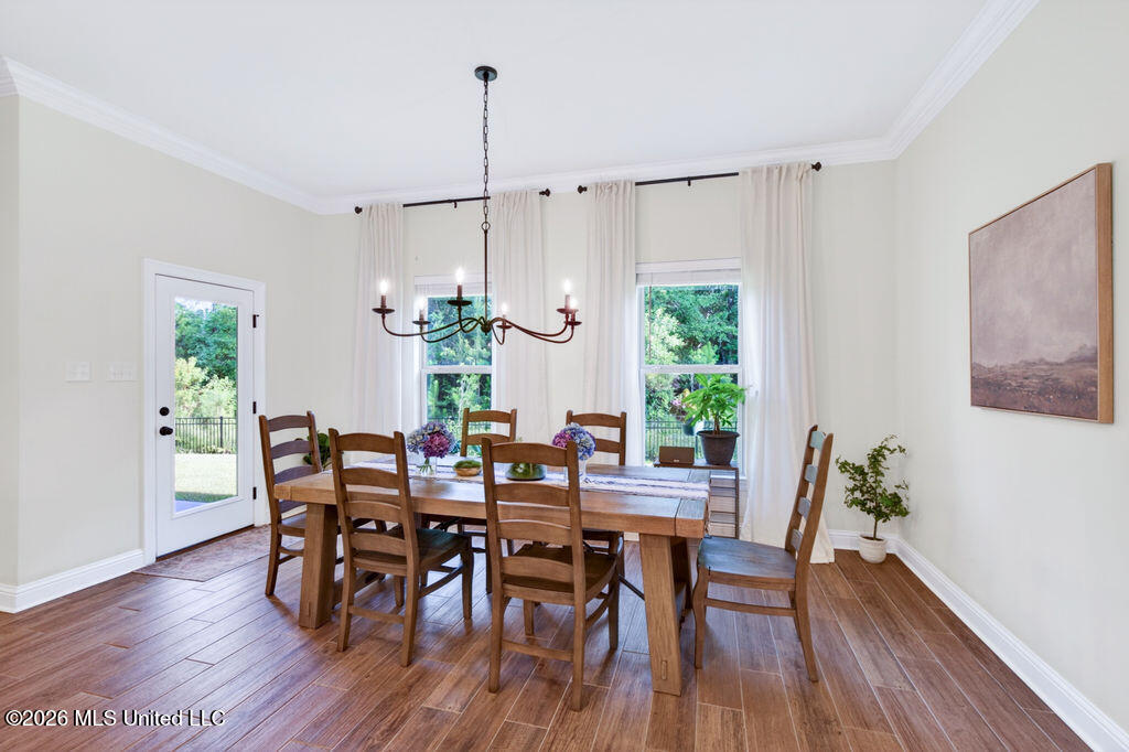 6855 Rolling Green Drive Property Photo 19