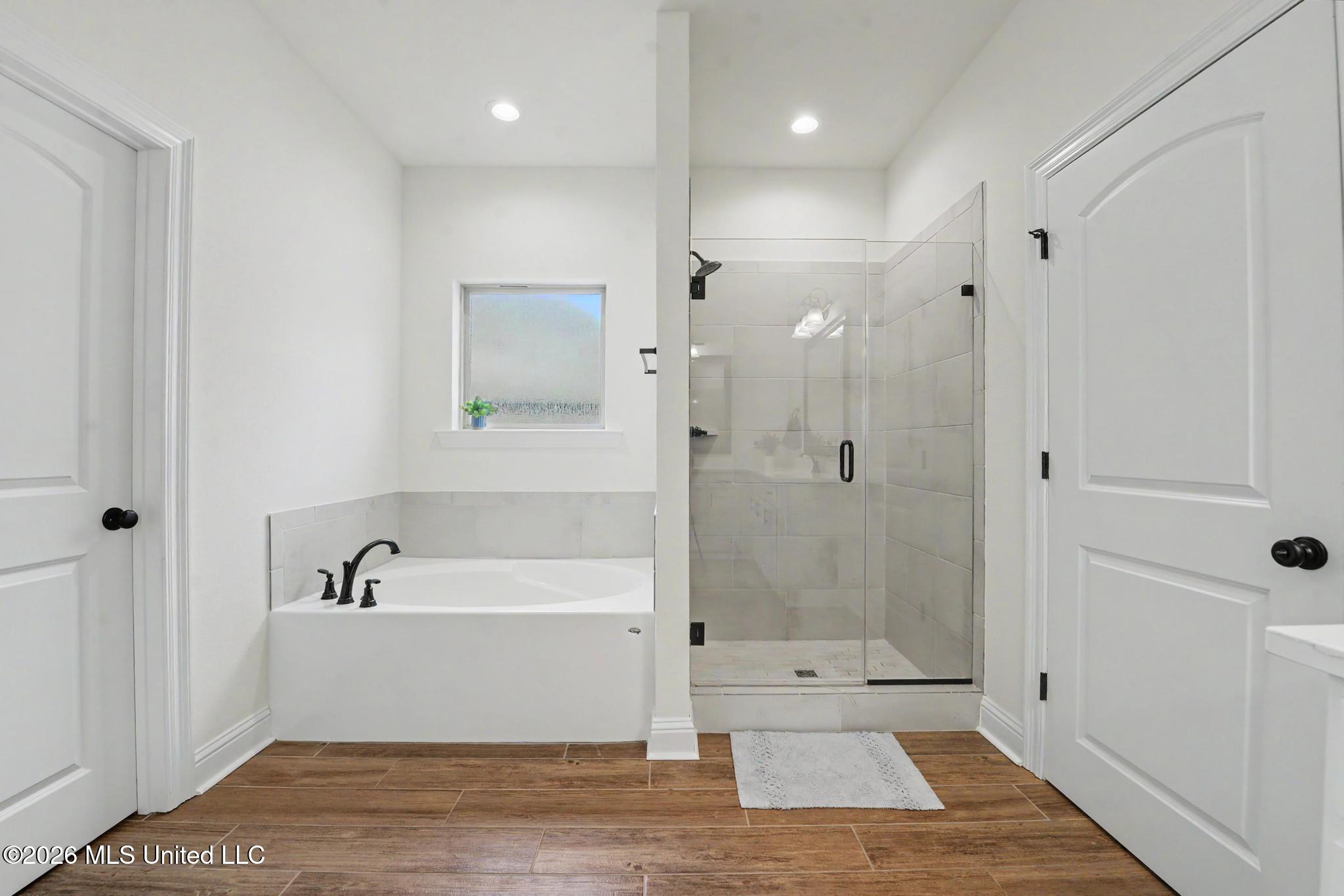 6855 Rolling Green Drive Property Photo 26