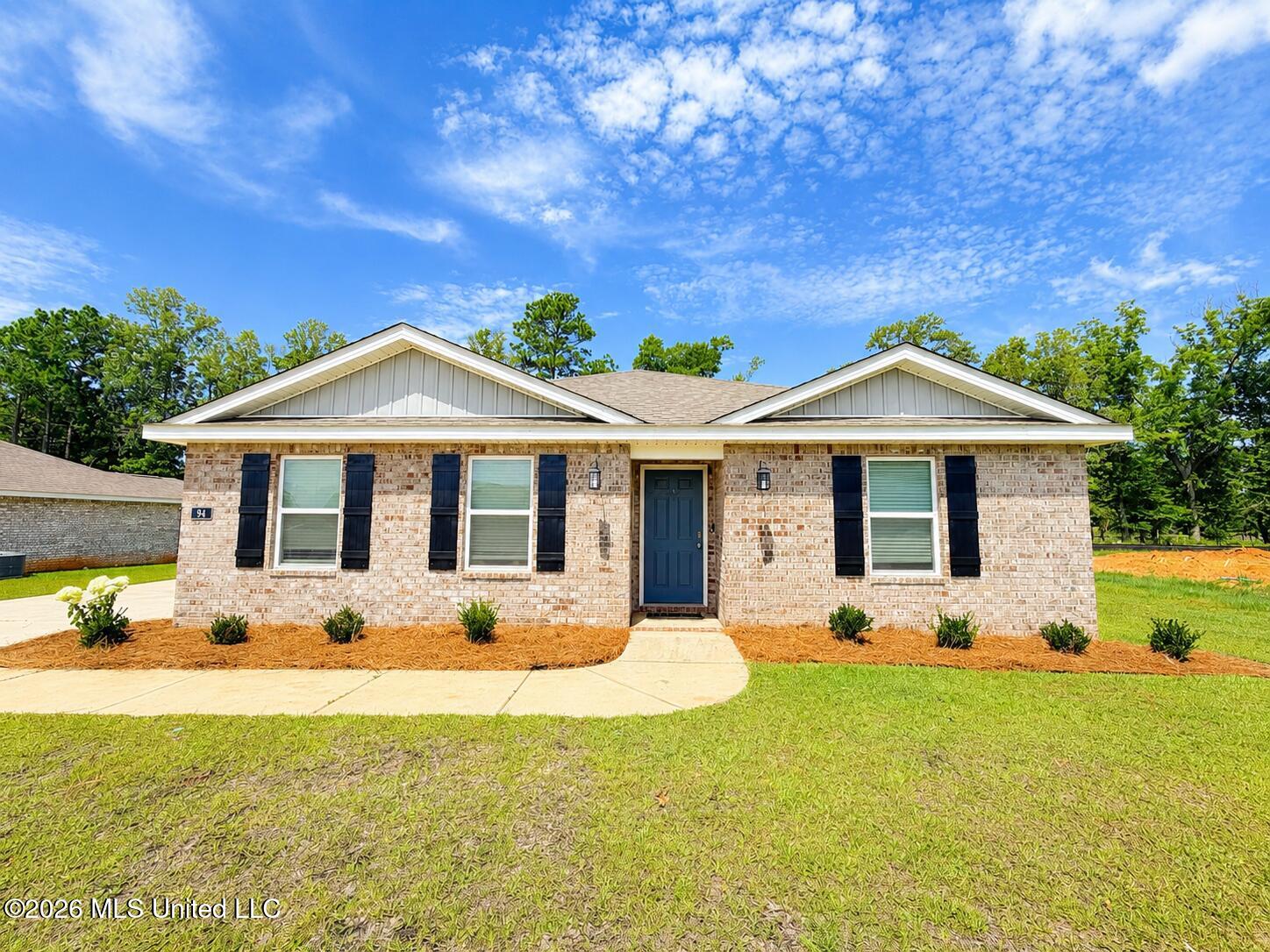 94 Kings Crossing Drive Property Photo 1