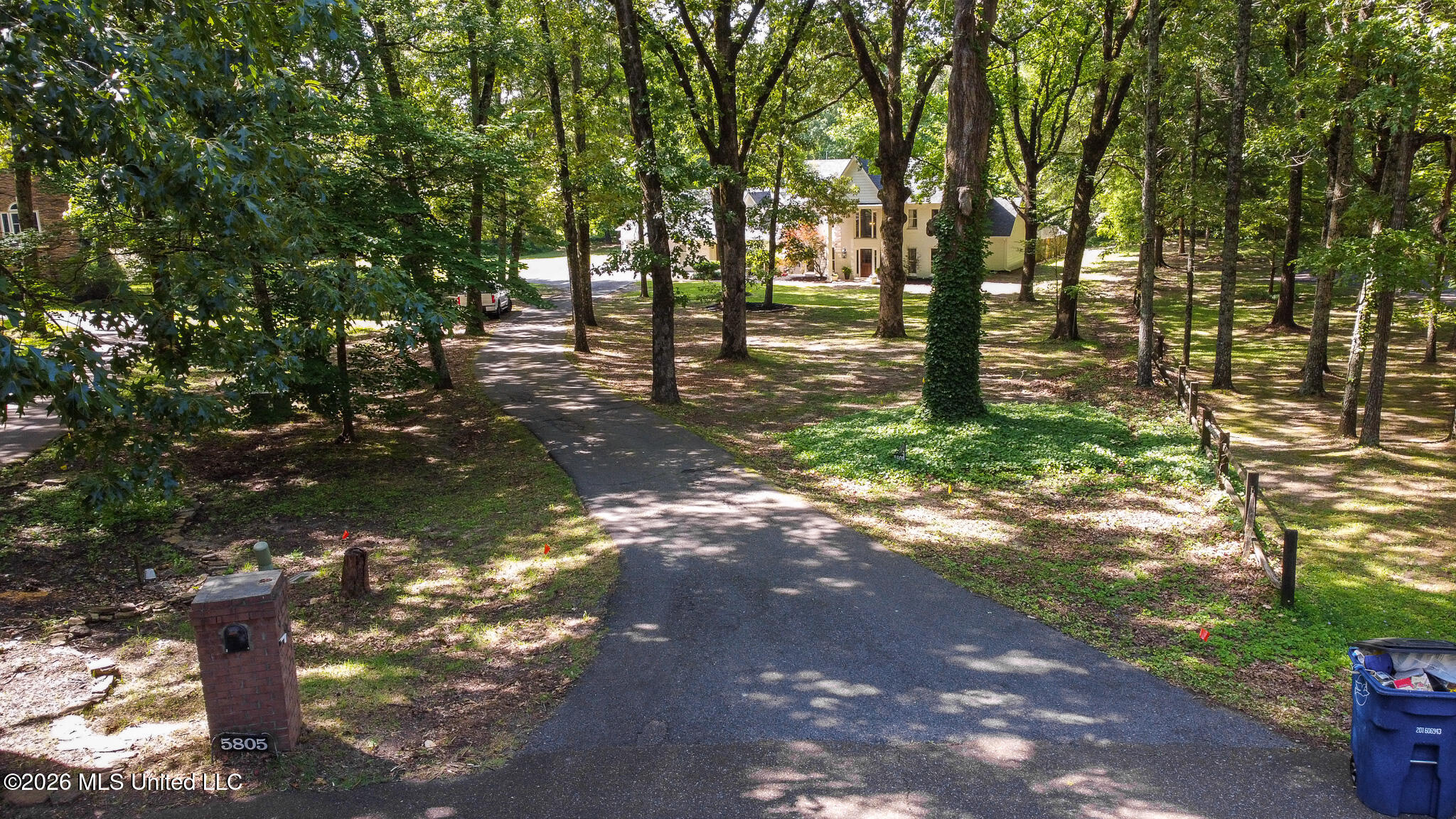 5805 S Manor Cove Property Photo 5