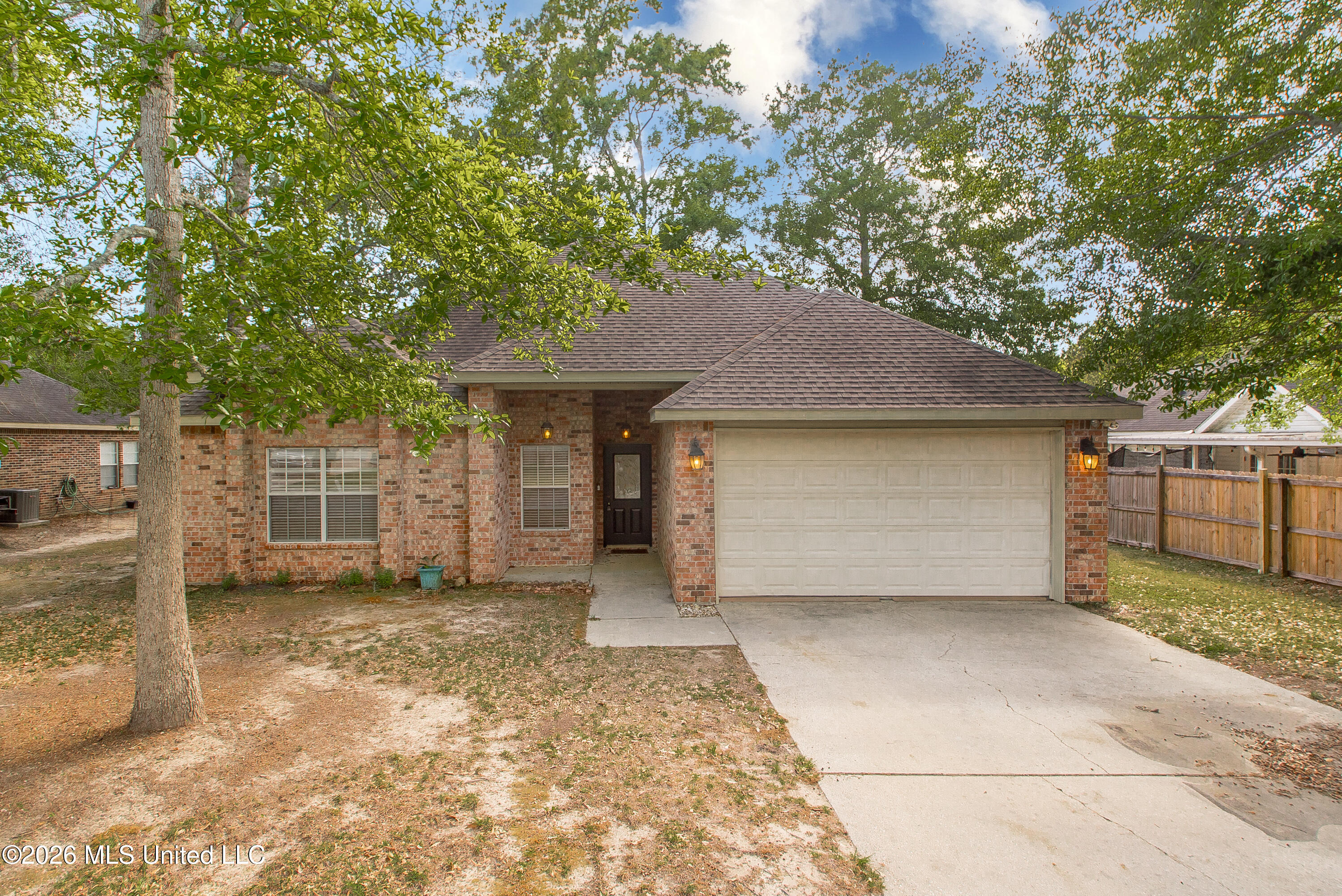 4 Maroon Drive Property Photo 1
