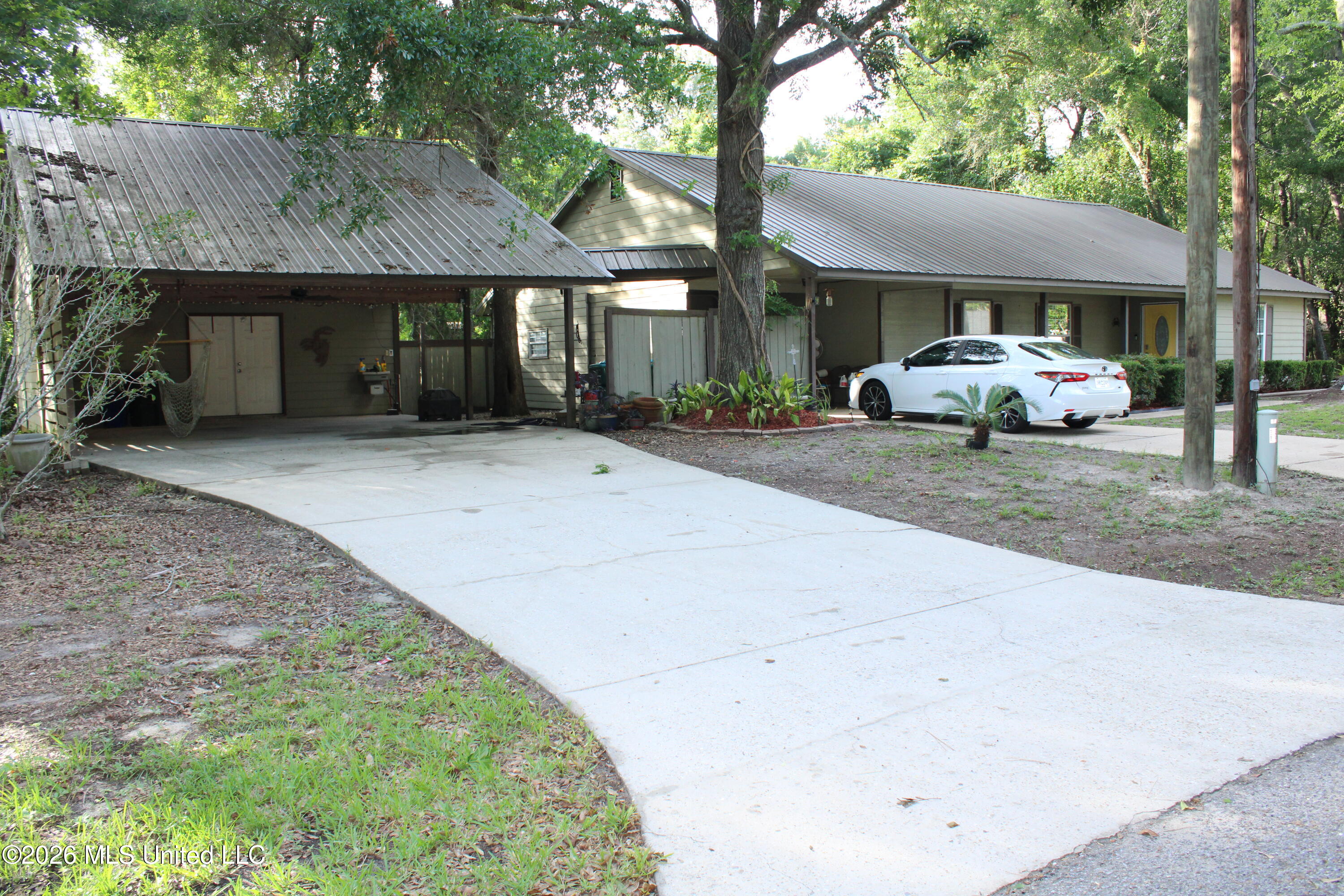 1533 Albacore Lane Property Photo 1