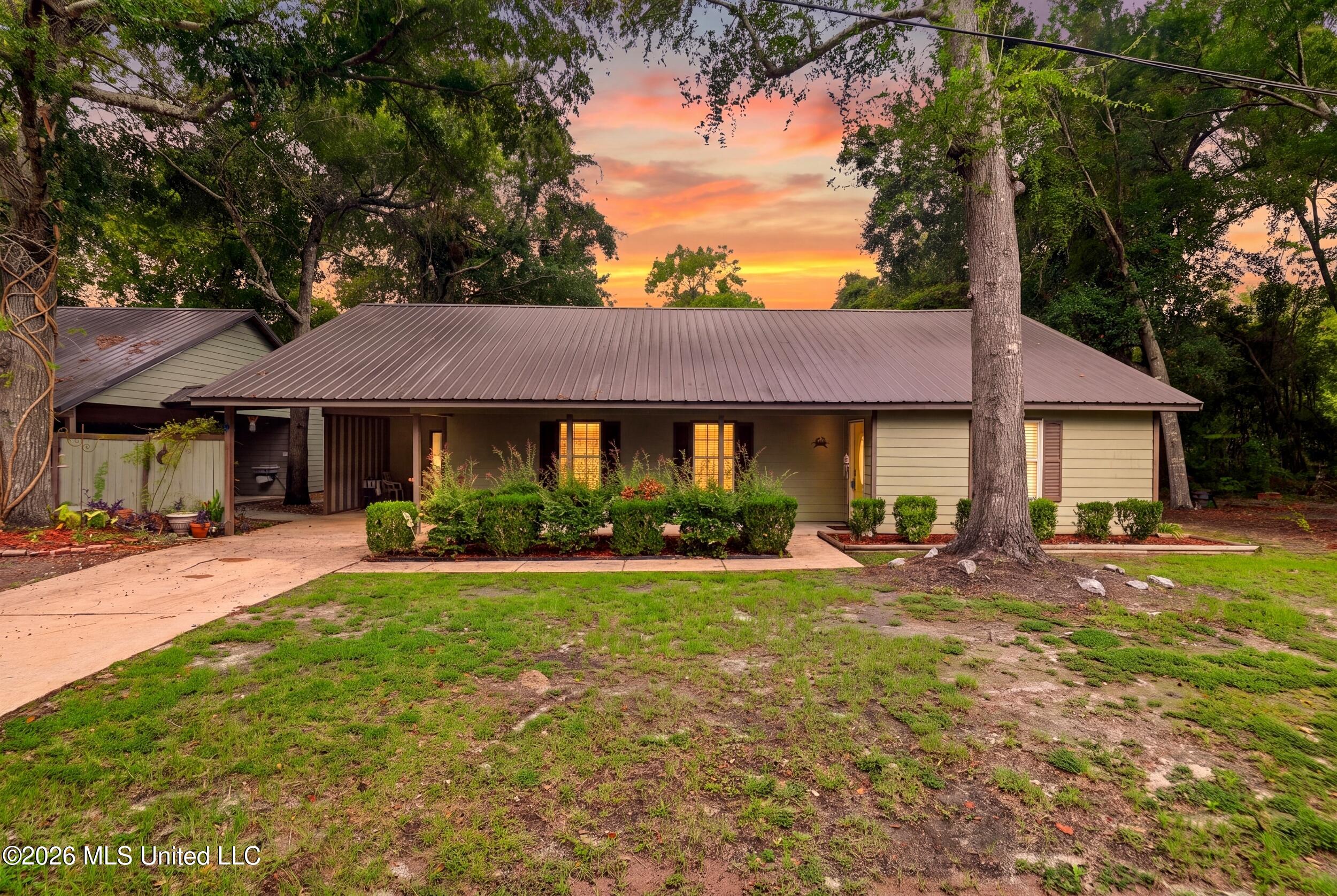 1533 Albacore Lane Property Photo 1