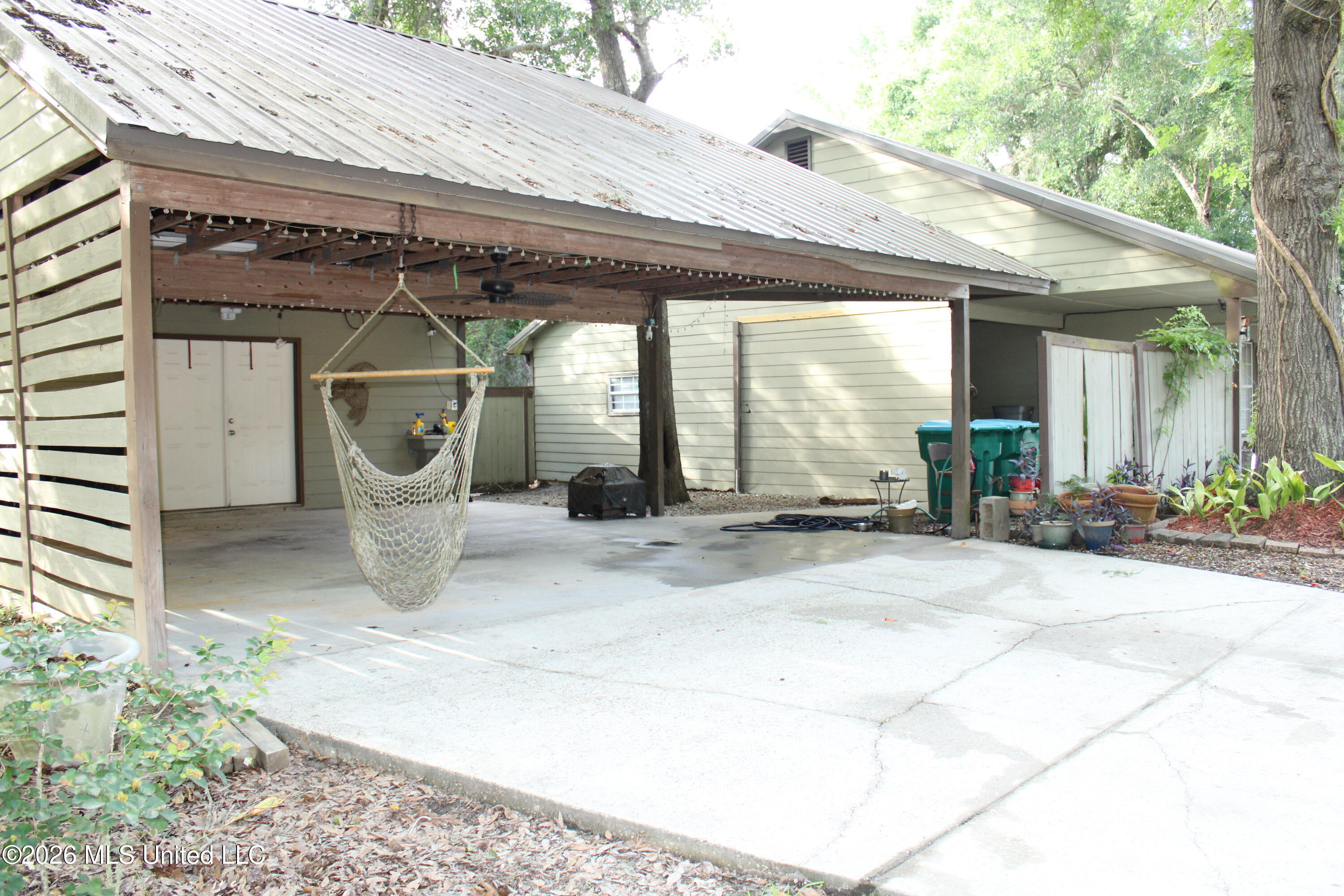 1533 Albacore Lane Property Photo 2