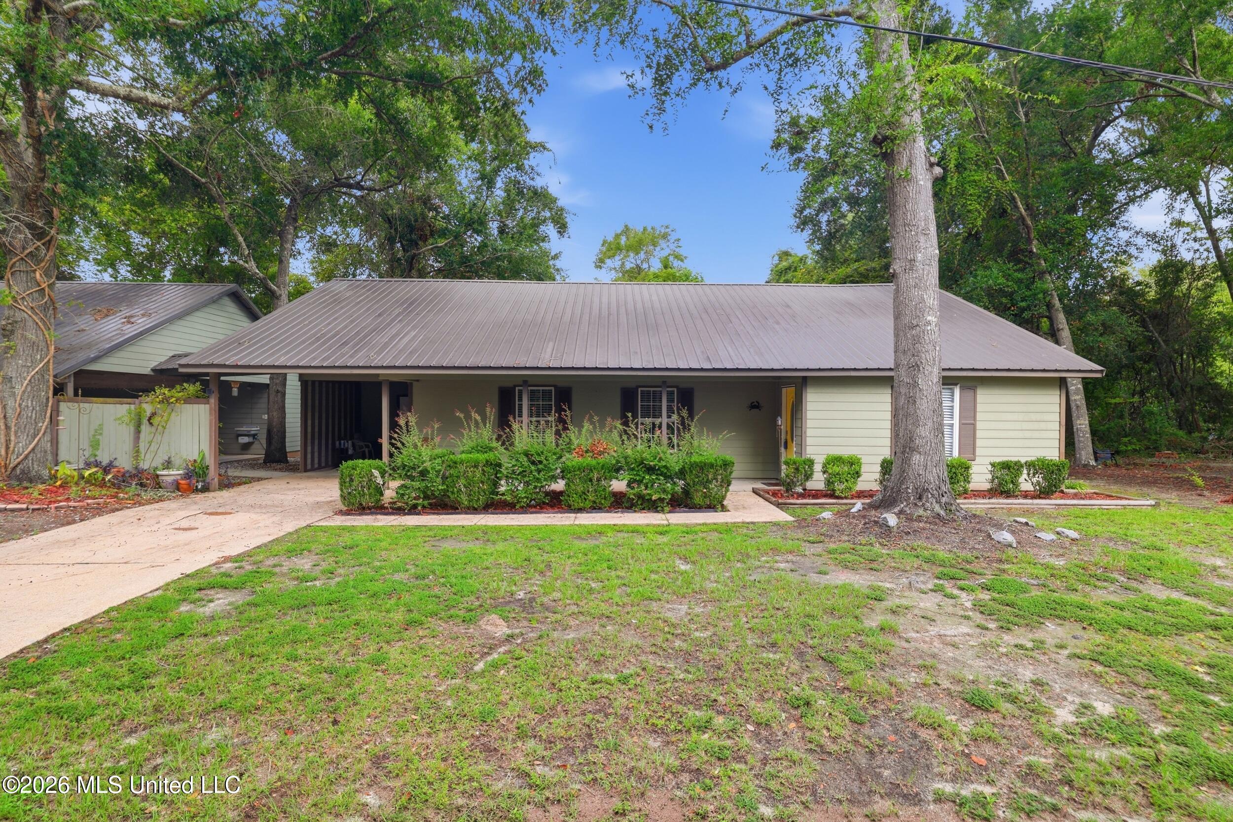 1533 Albacore Lane Property Photo 2