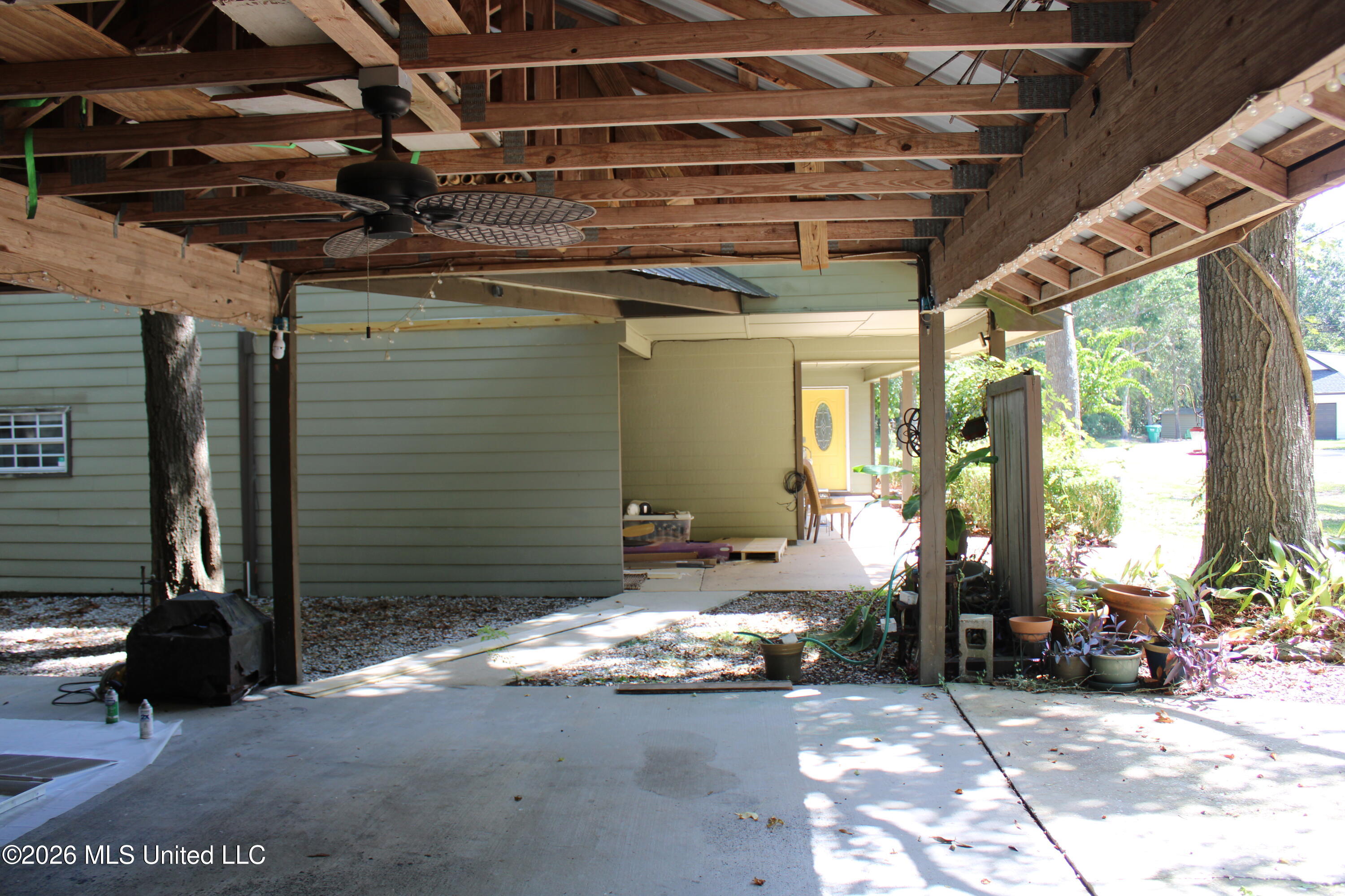 1533 Albacore Lane Property Photo 4