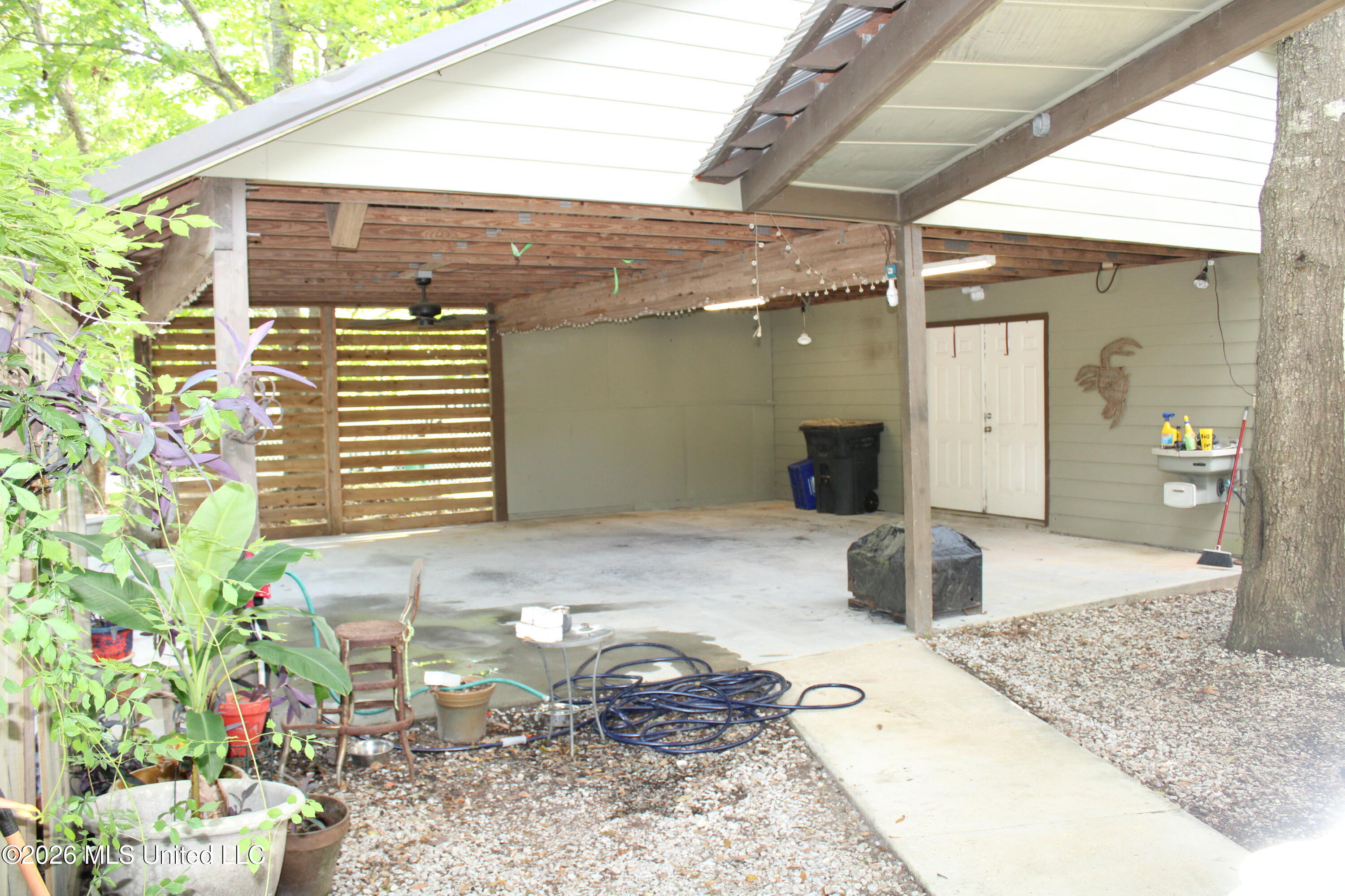 1533 Albacore Lane Property Photo 6
