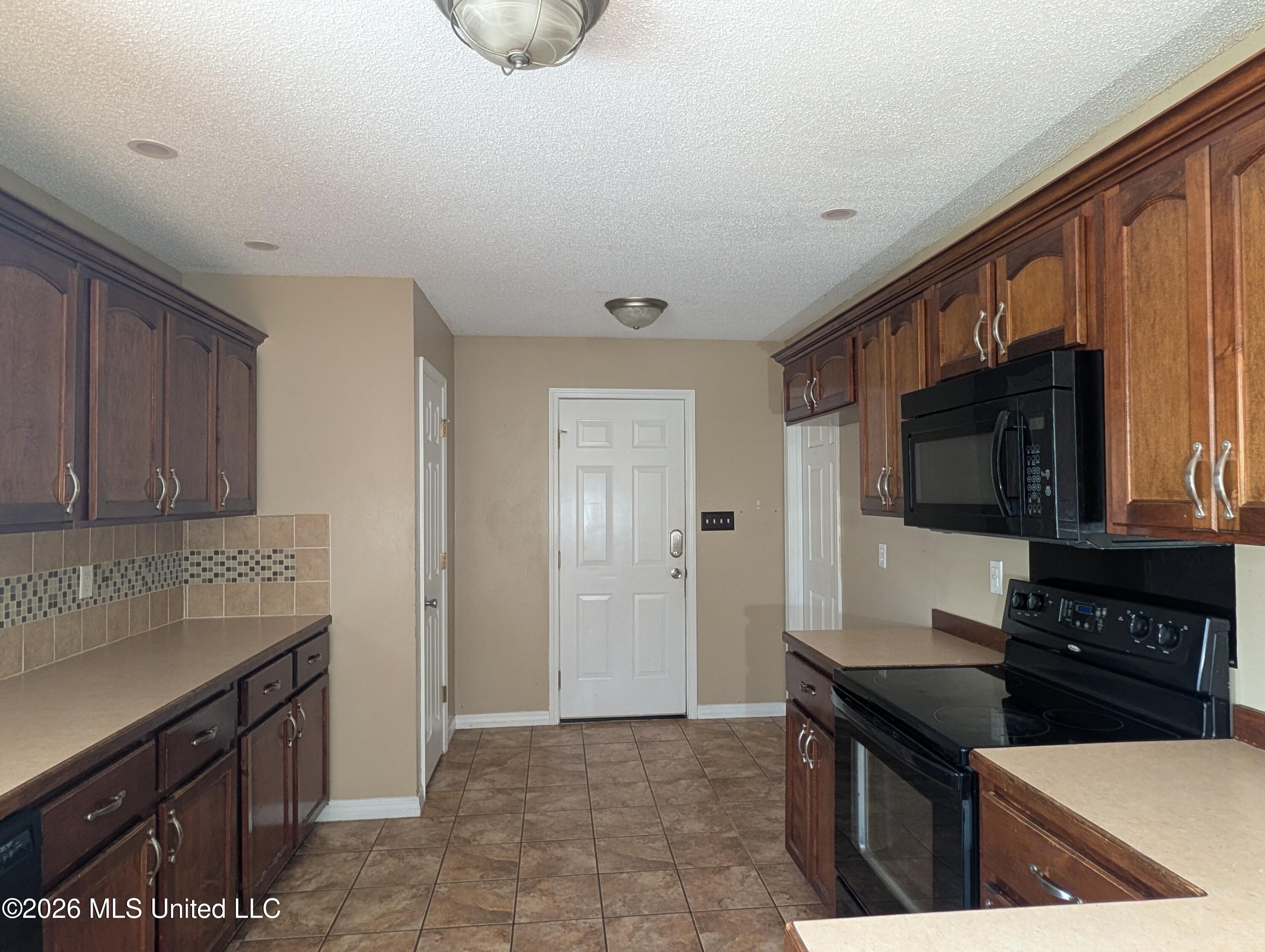 10356 Shady Pine Drive Property Photo 4