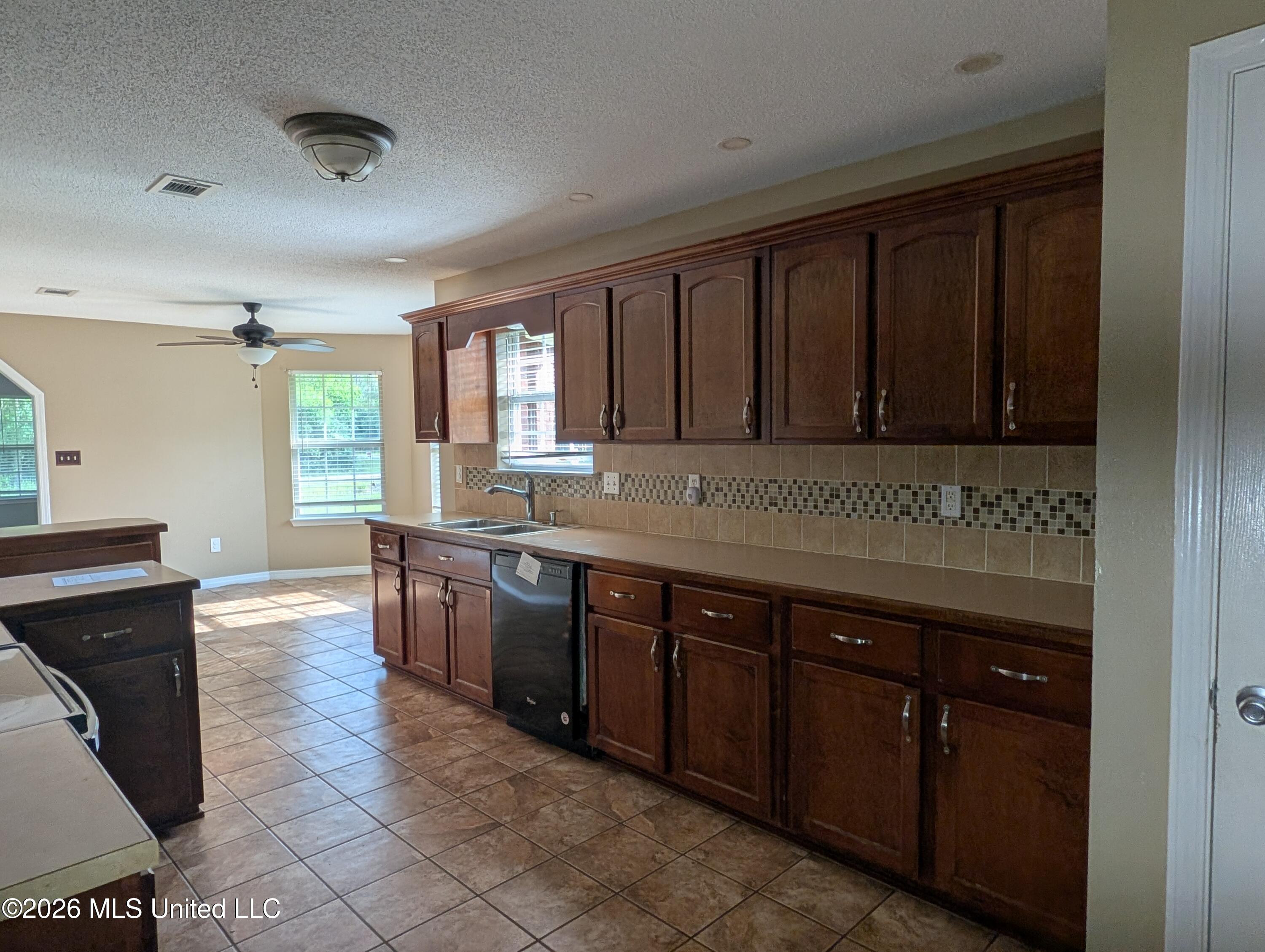 10356 Shady Pine Drive Property Photo 6