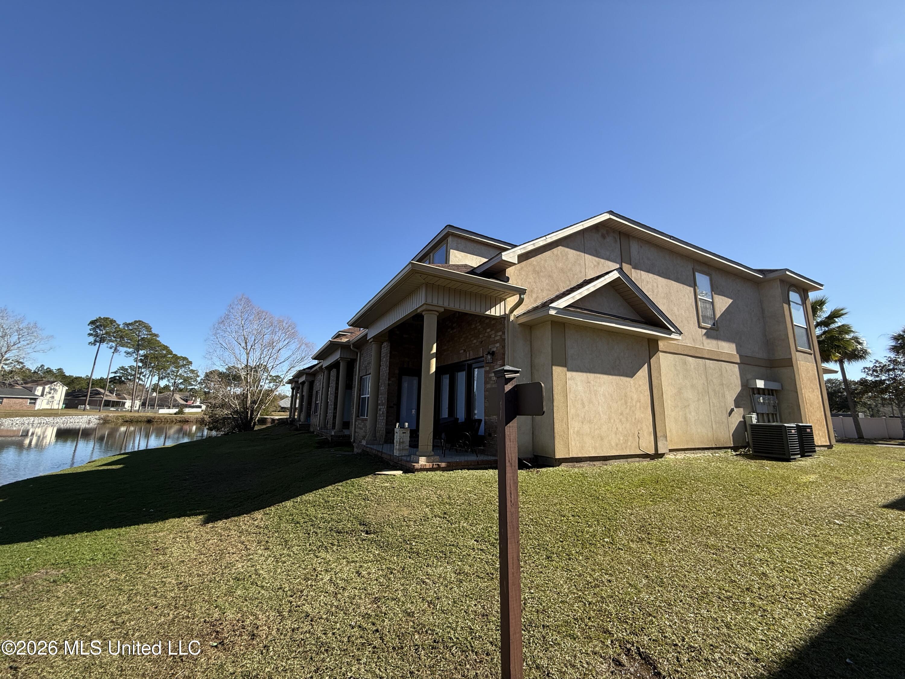 314 Capri Place Property Photo 6