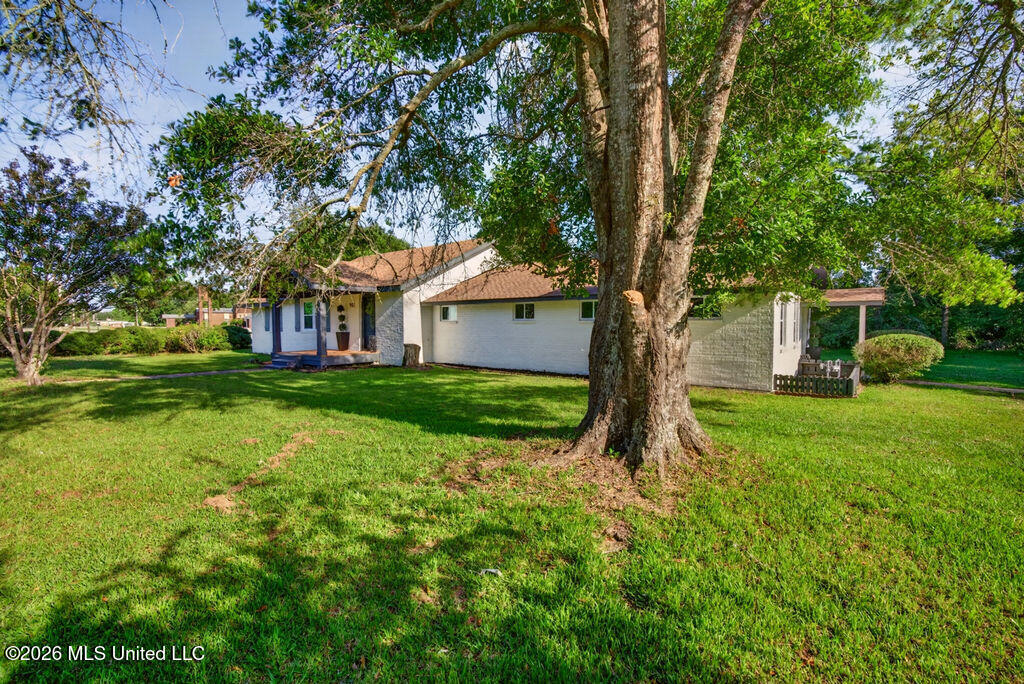901 De La Pointe Drive Property Photo 6