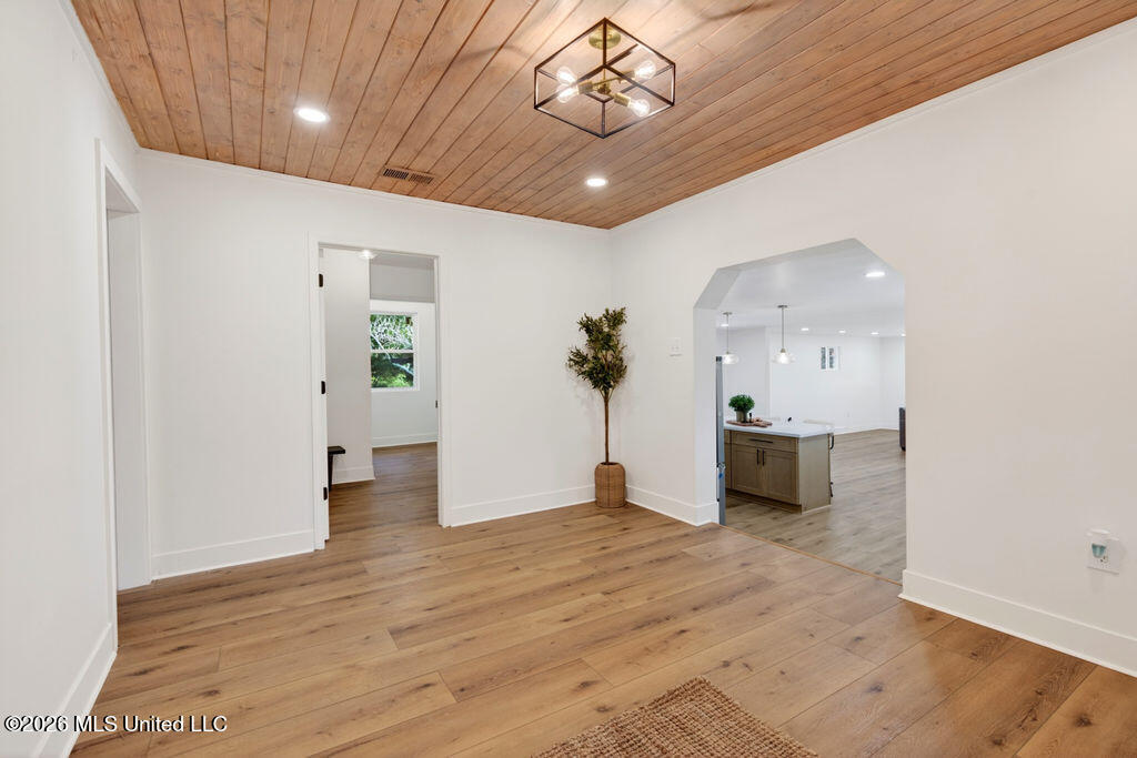901 De La Pointe Drive Property Photo 10