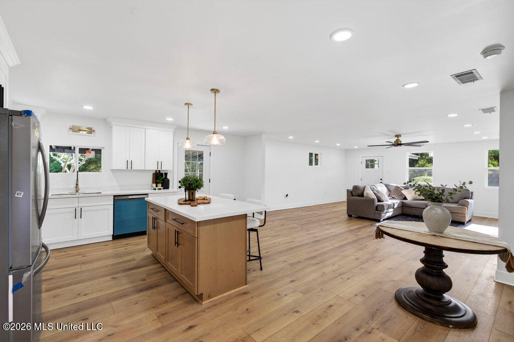 901 De La Pointe Drive Property Photo 12