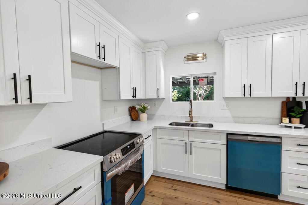 901 De La Pointe Drive Property Photo 16