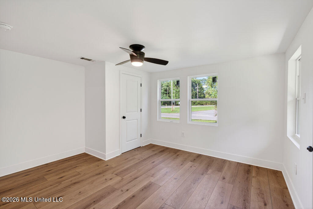 901 De La Pointe Drive Property Photo 32