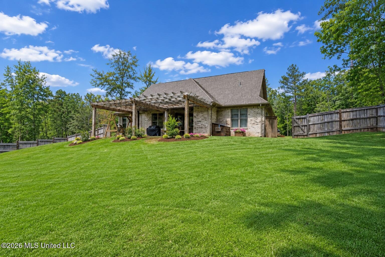 112 Laurelwood Trail Property Photo 4