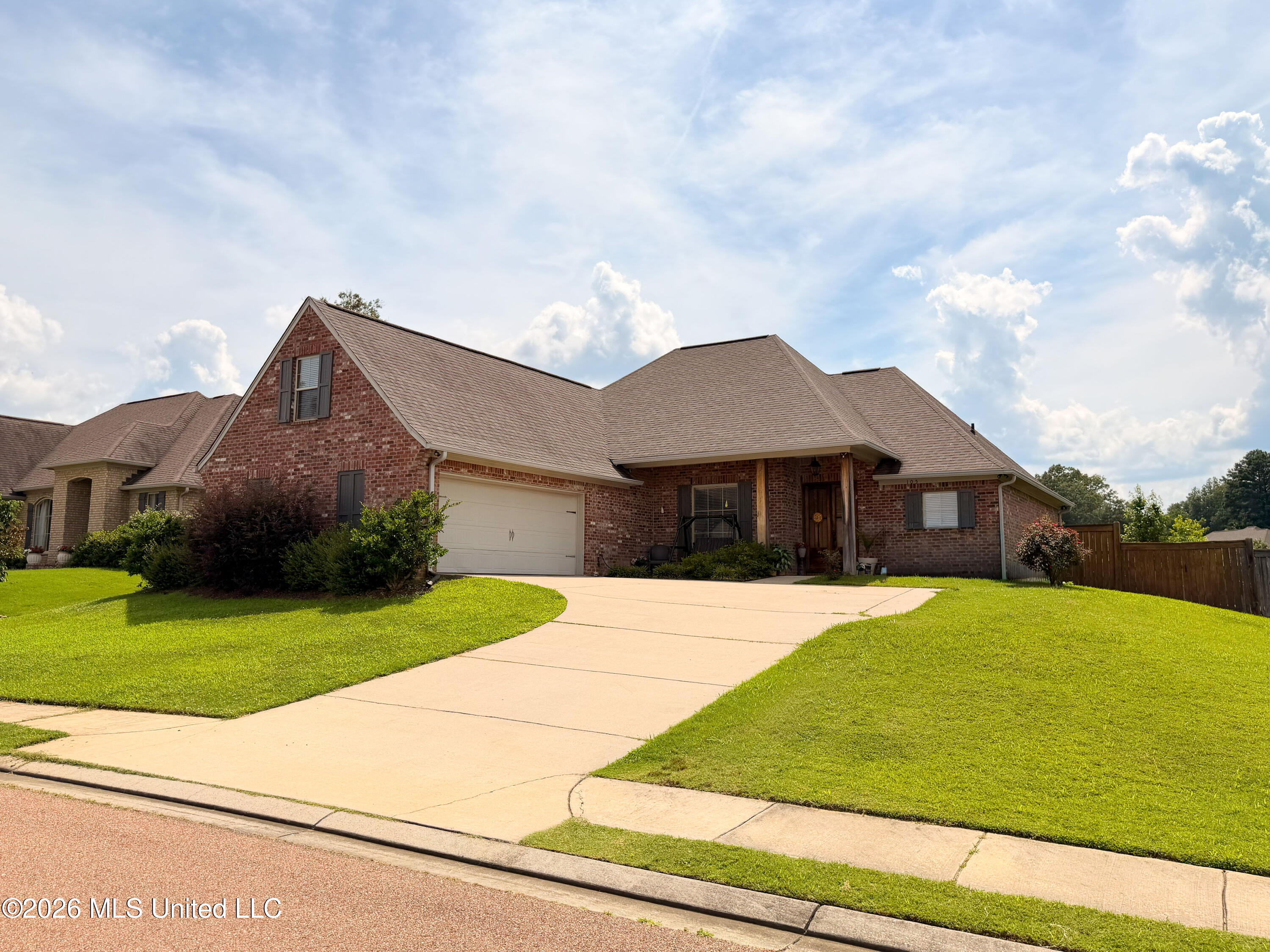 105 Winchester Cove Property Photo 1