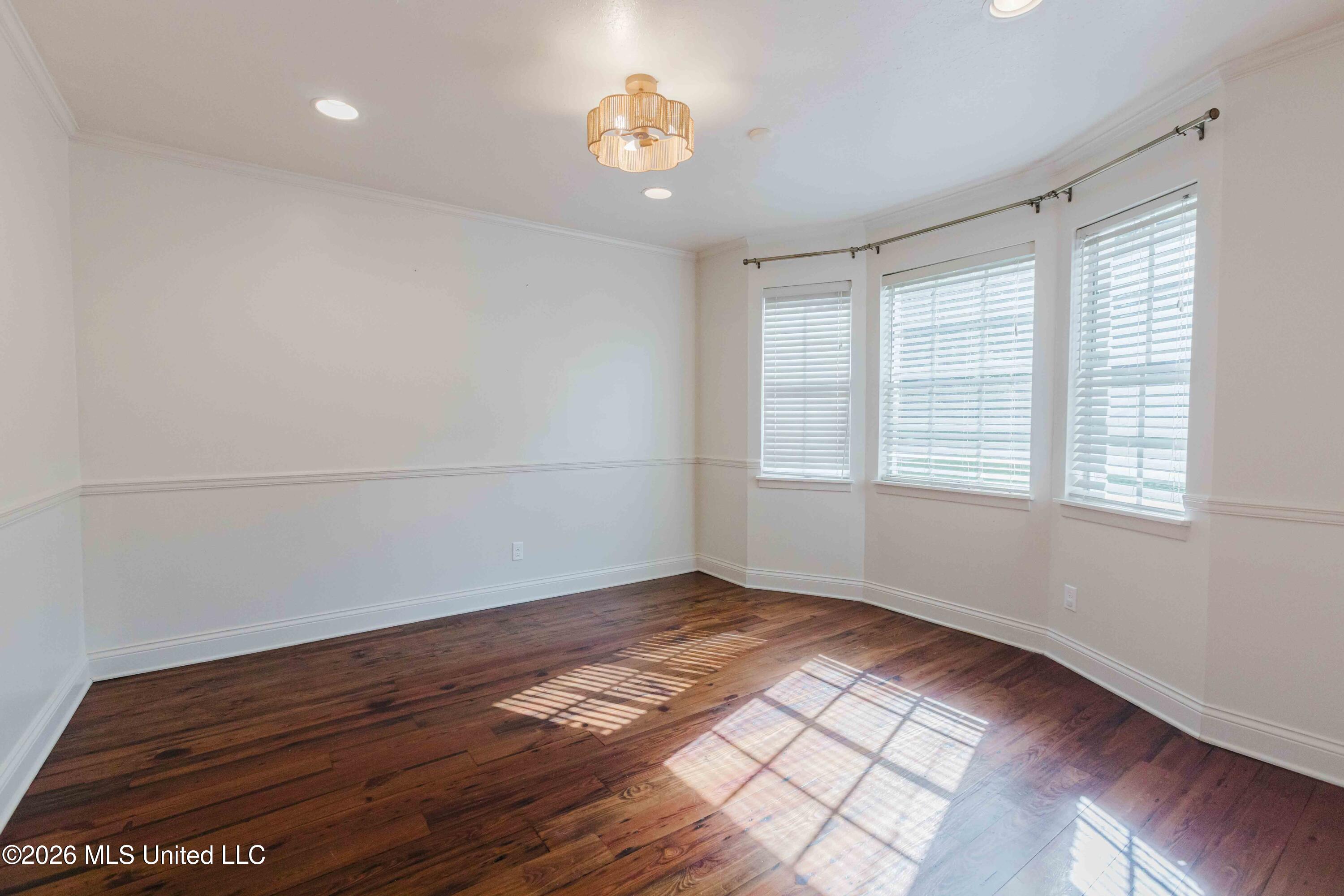 5355 Suffolk Drive Property Photo 8