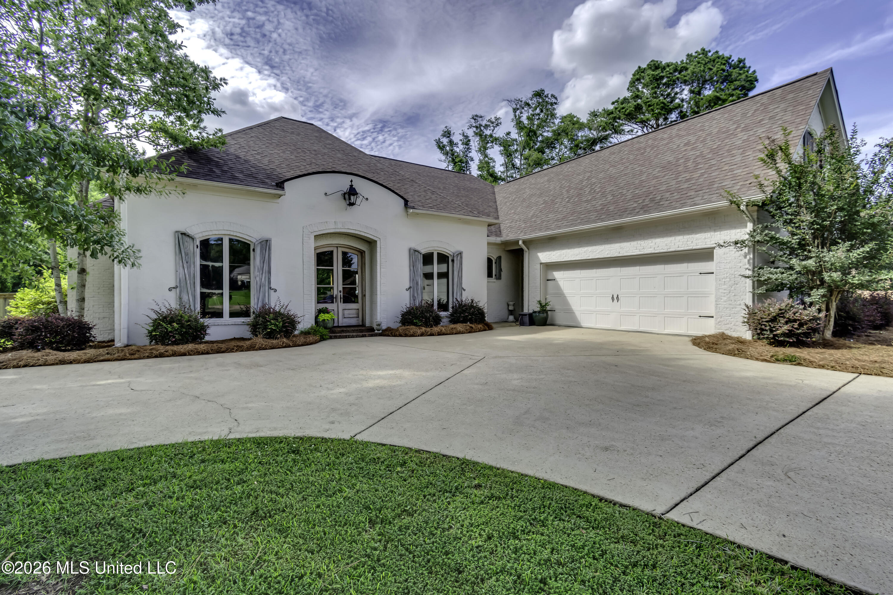 110 Meadow Park Drive Property Photo 3