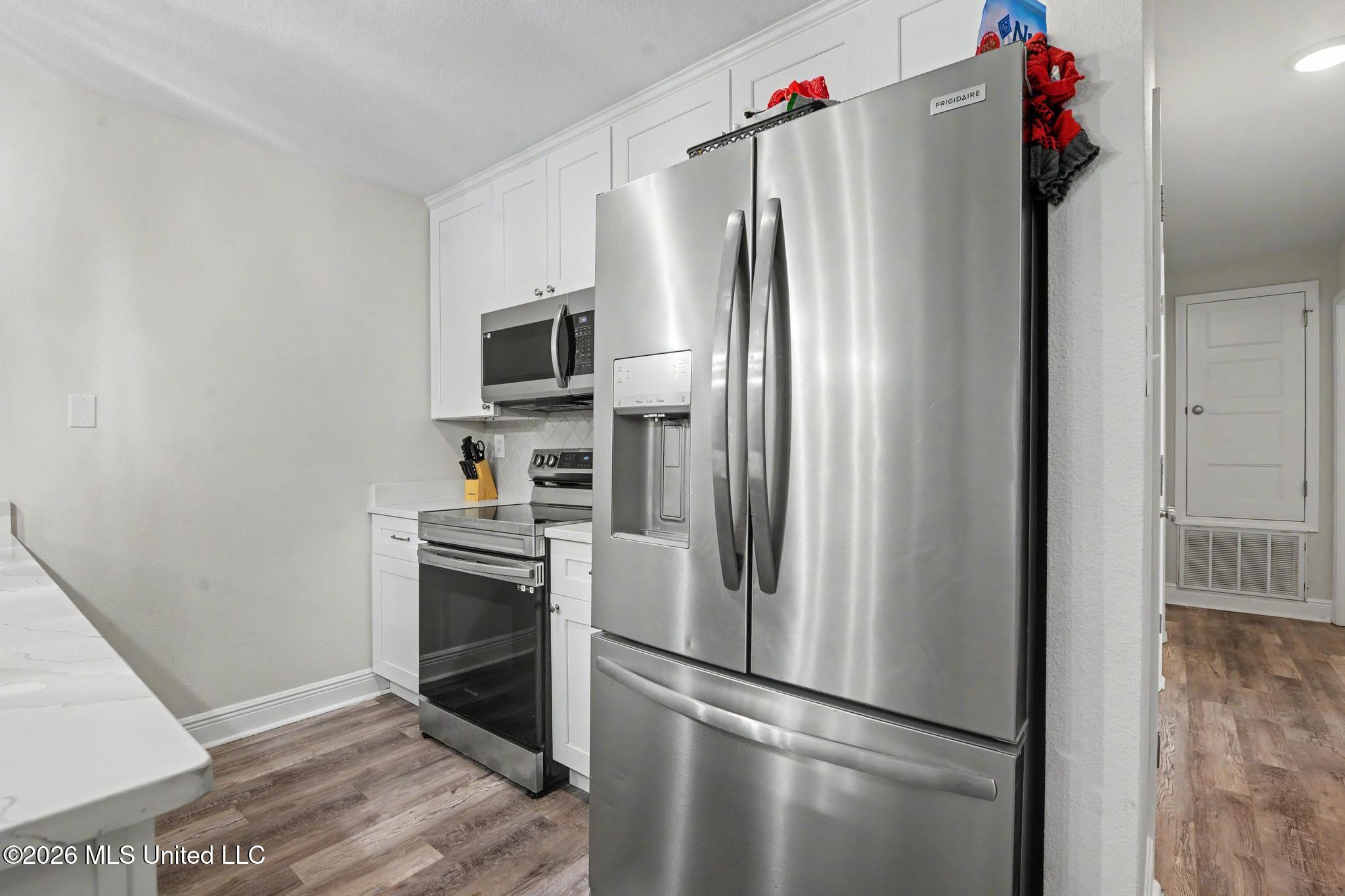 13404 Locust Hill Drive Property Photo 8