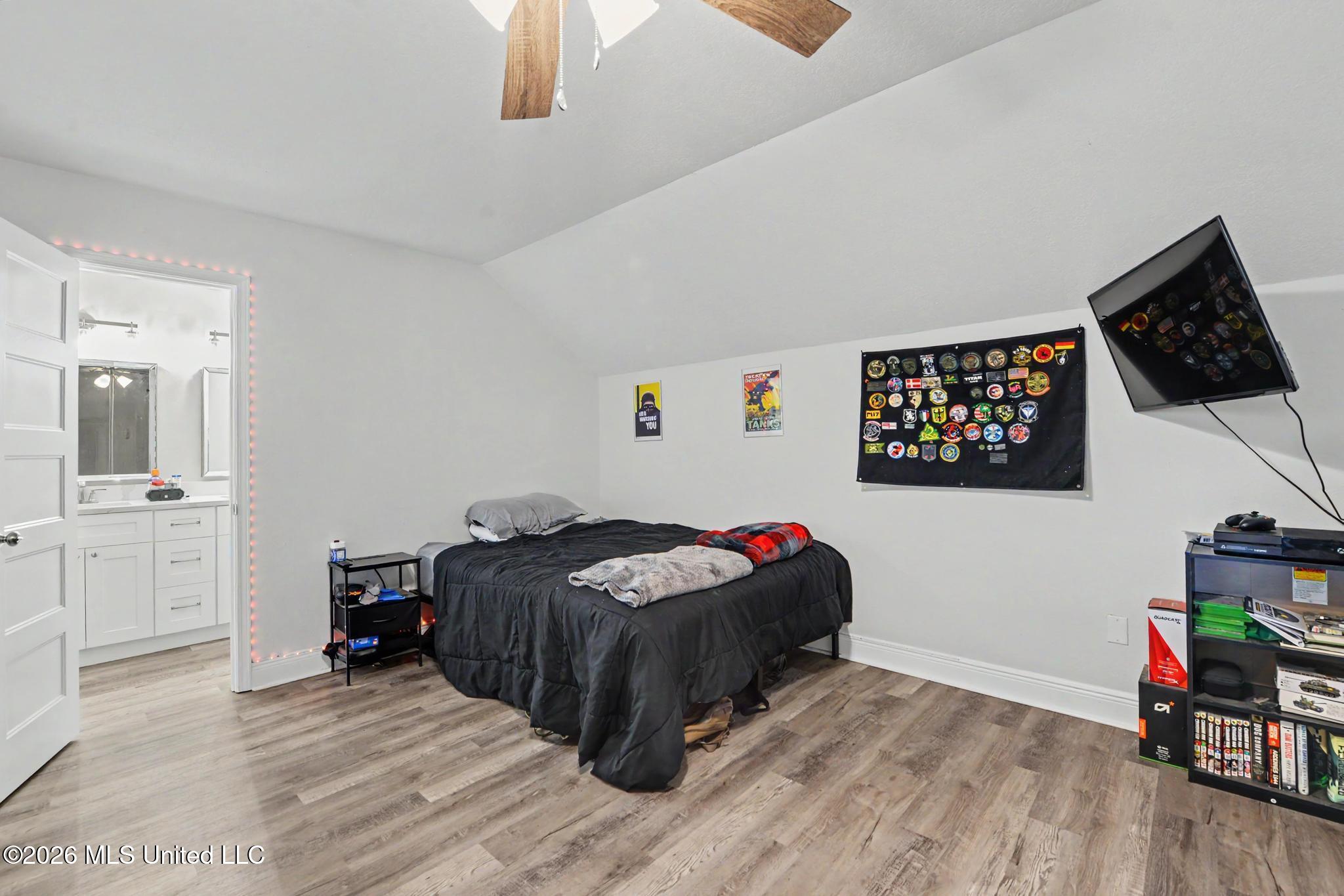 13404 Locust Hill Drive Property Photo 10