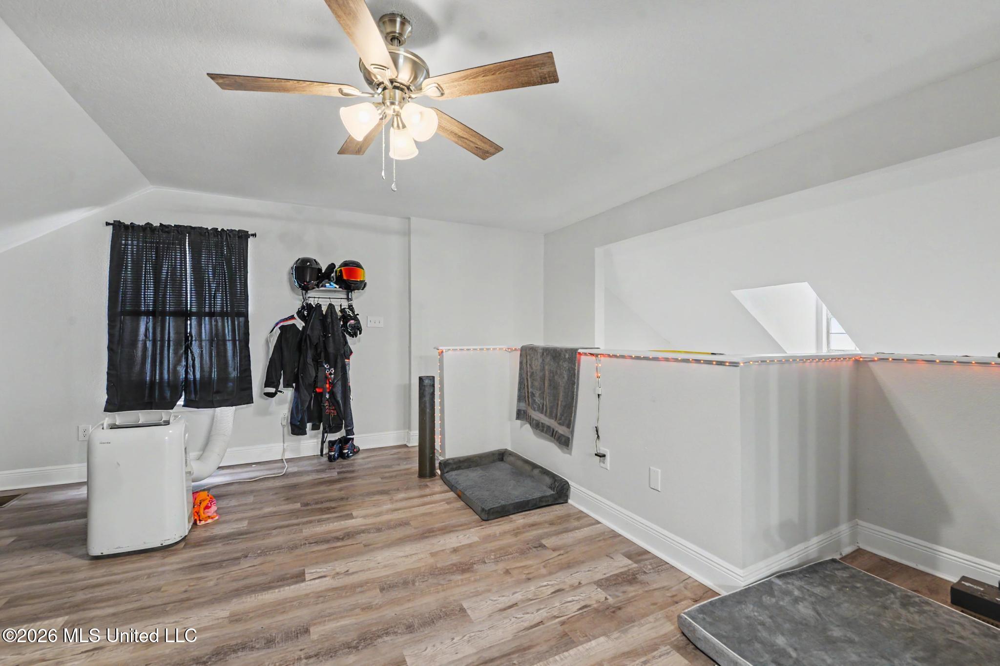 13404 Locust Hill Drive Property Photo 11