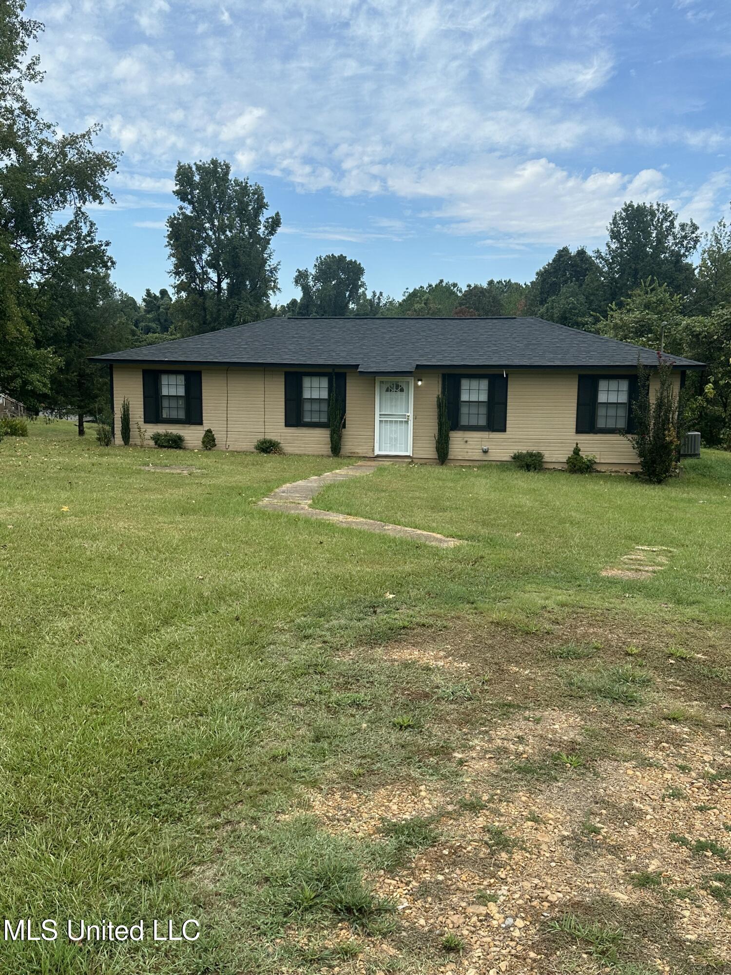 103 Sherwood Drive Property Photo 4