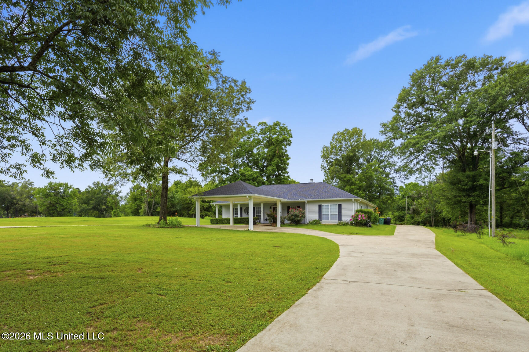 512 Stokes Road Property Photo 2
