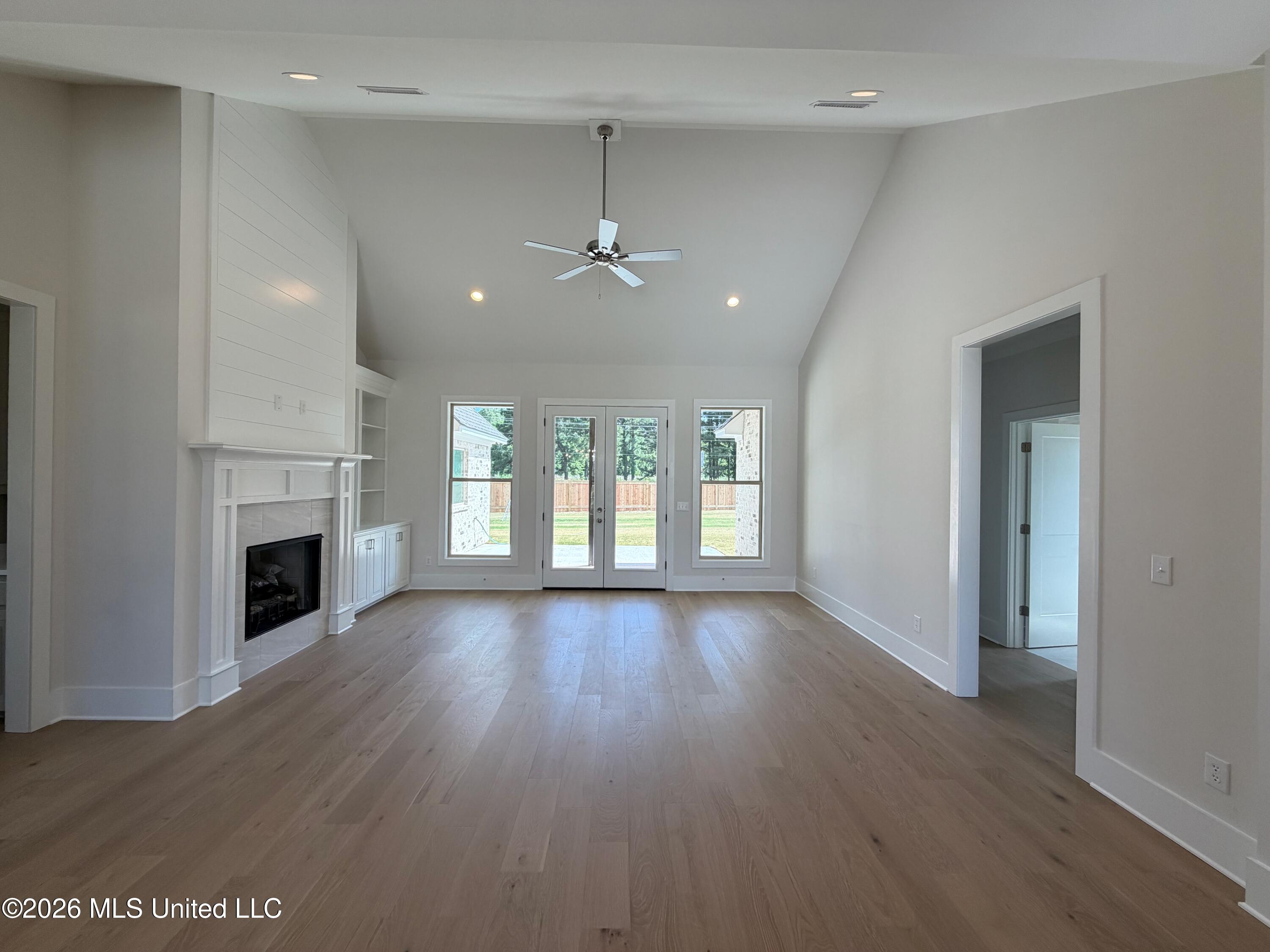 305 Mesa Cove Property Photo 8